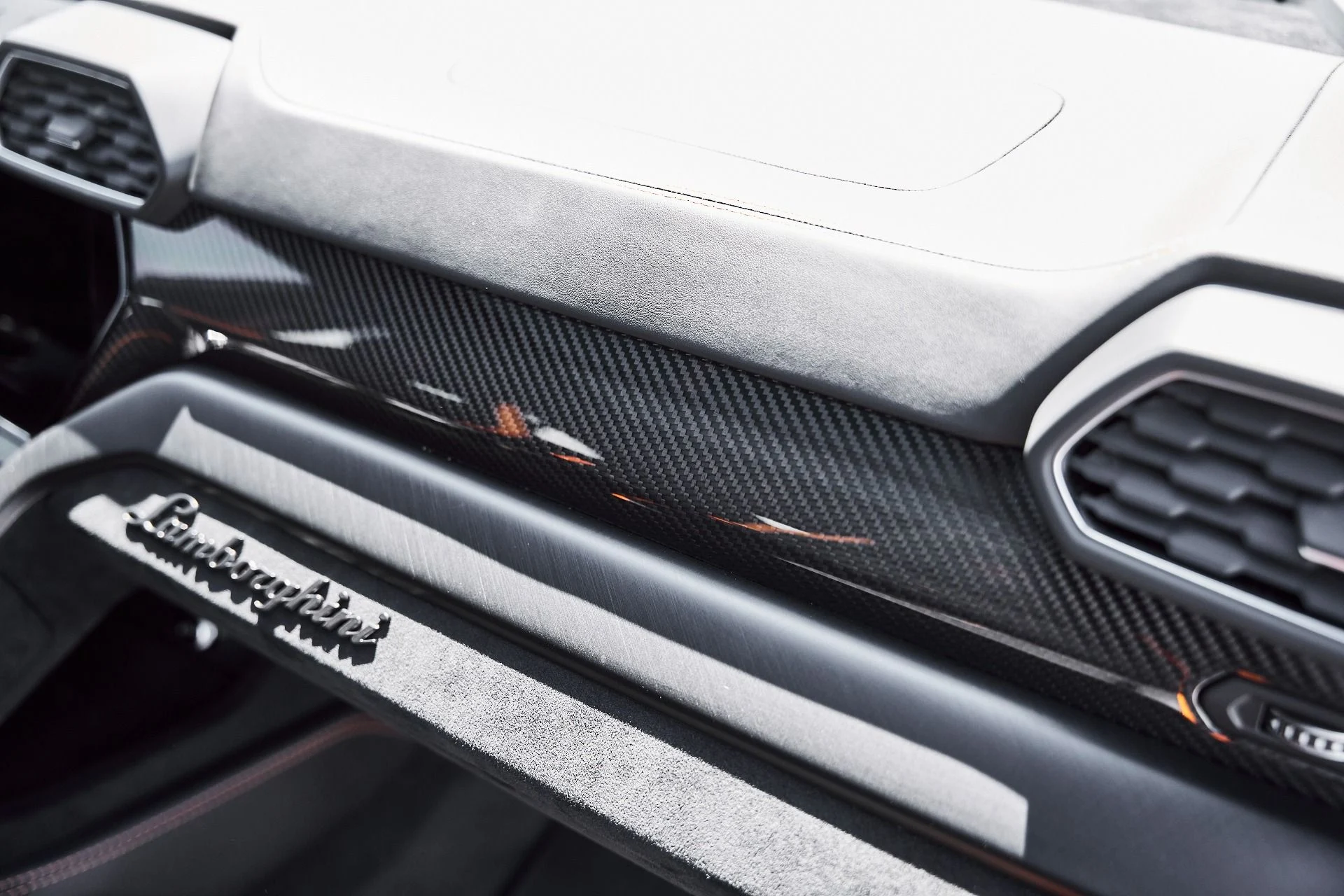 mph049_2928088751_Used_2023_Lamborghini_Urus_Performante_1778288943_f22016dc5b