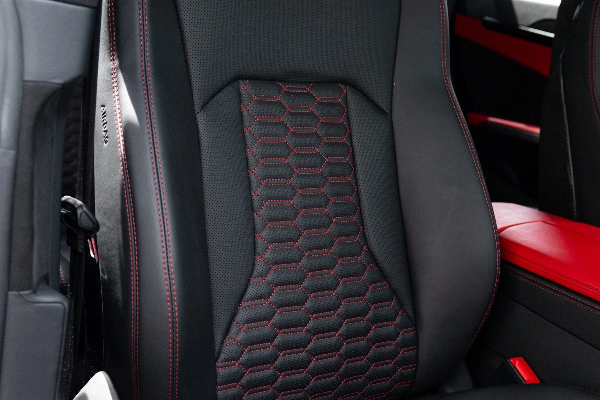 mph049_29359466_Used_2022_Lamborghini_Urus_1773951394_2650068b98