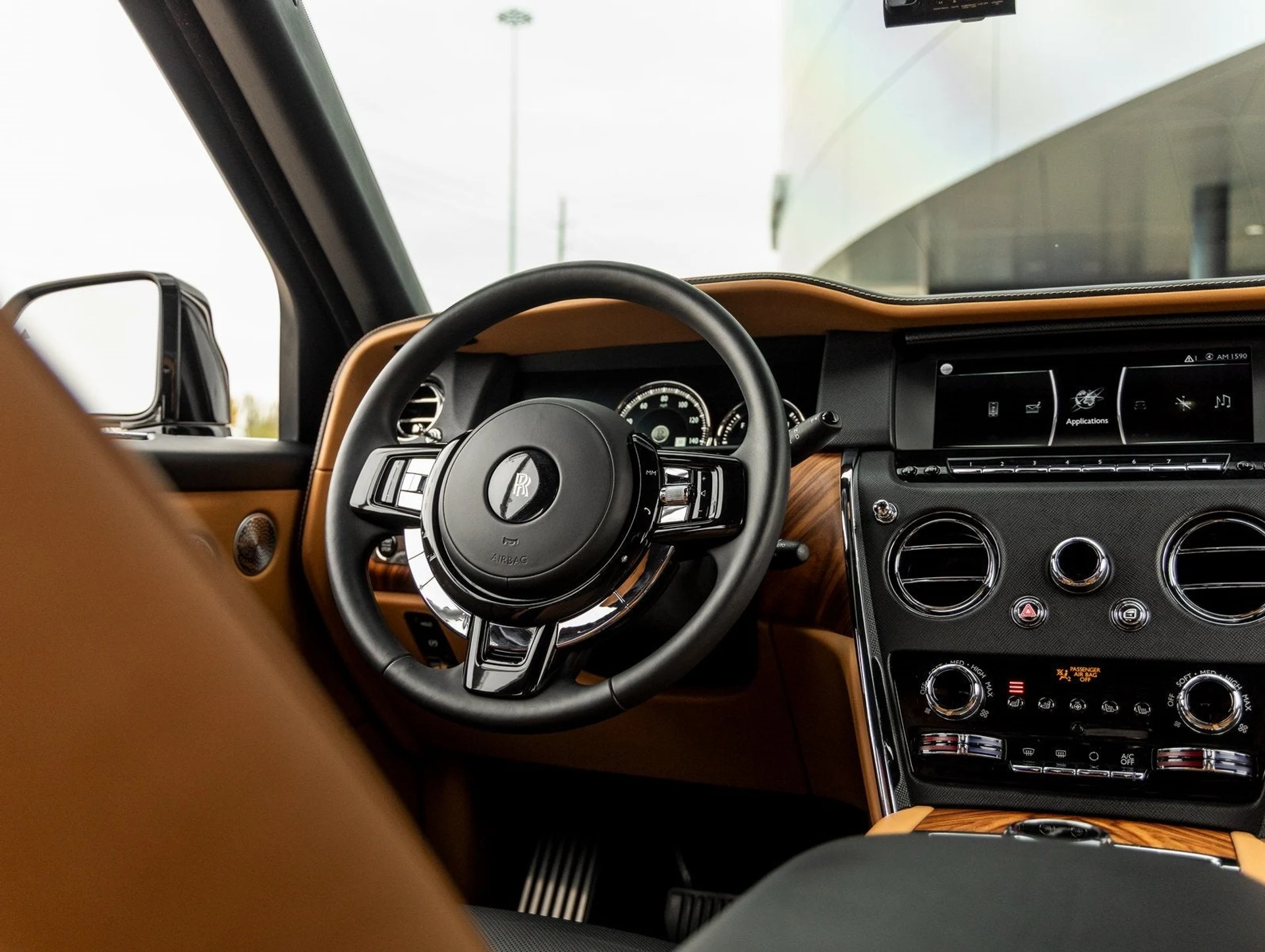 mph049_293944228_50_da0ff47858