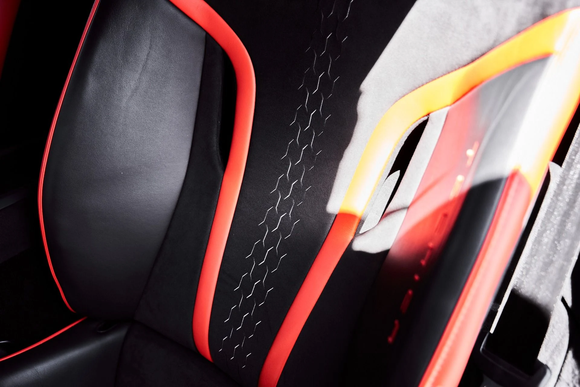 mph049_2947168980_Used_2023_Lamborghini_Huracan_Tecnica_Base_1776477135_4d5c7fa327