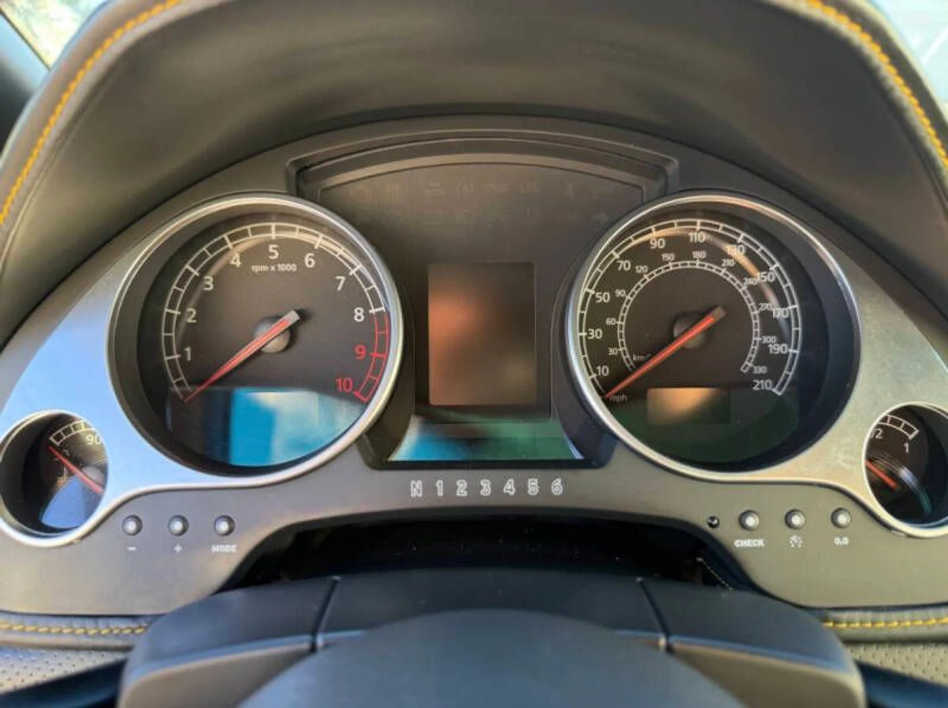 mph049_2967911674_2008_lamborghini_gallardo_base_awd_2dr_coupe_aed213ebaf