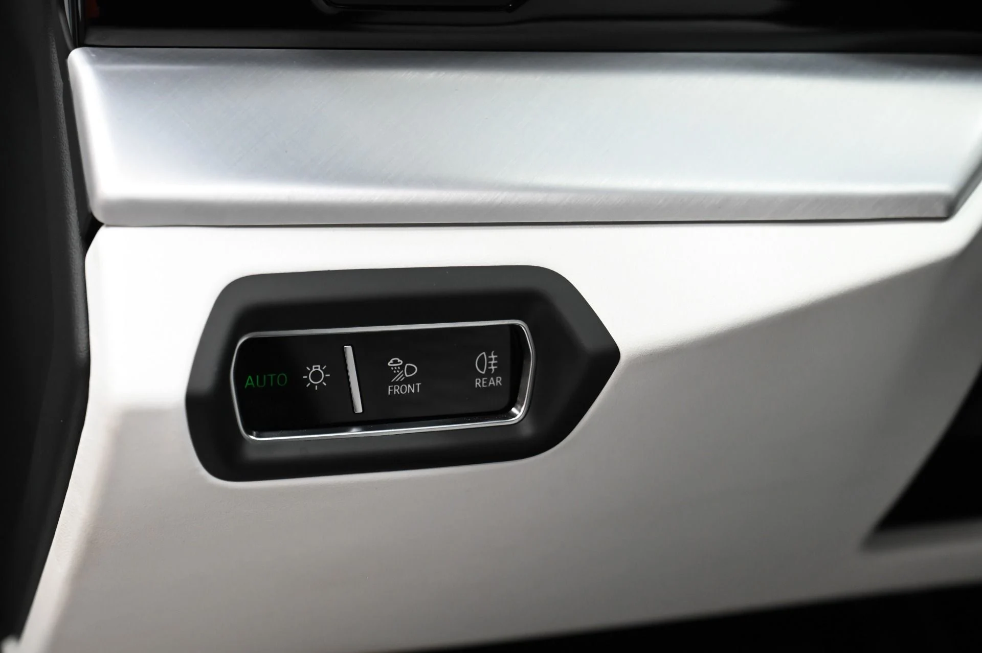 mph049_2974536537_Used_2020_Lamborghini_Urus_1770313419_20223d5ad2