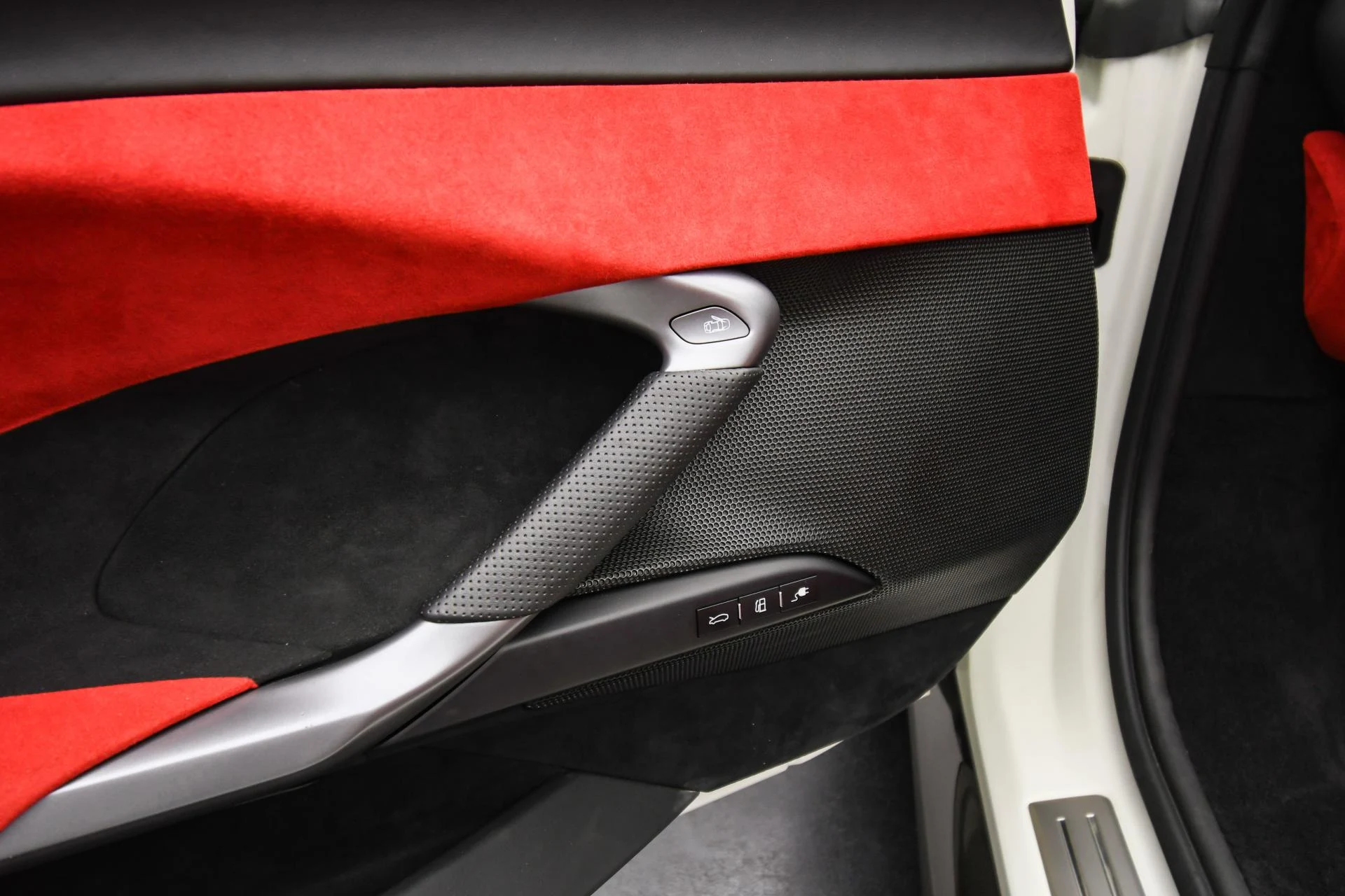 mph049_3013043068_Used_2023_Ferrari_296_GTS_1753430656_c041f40e79