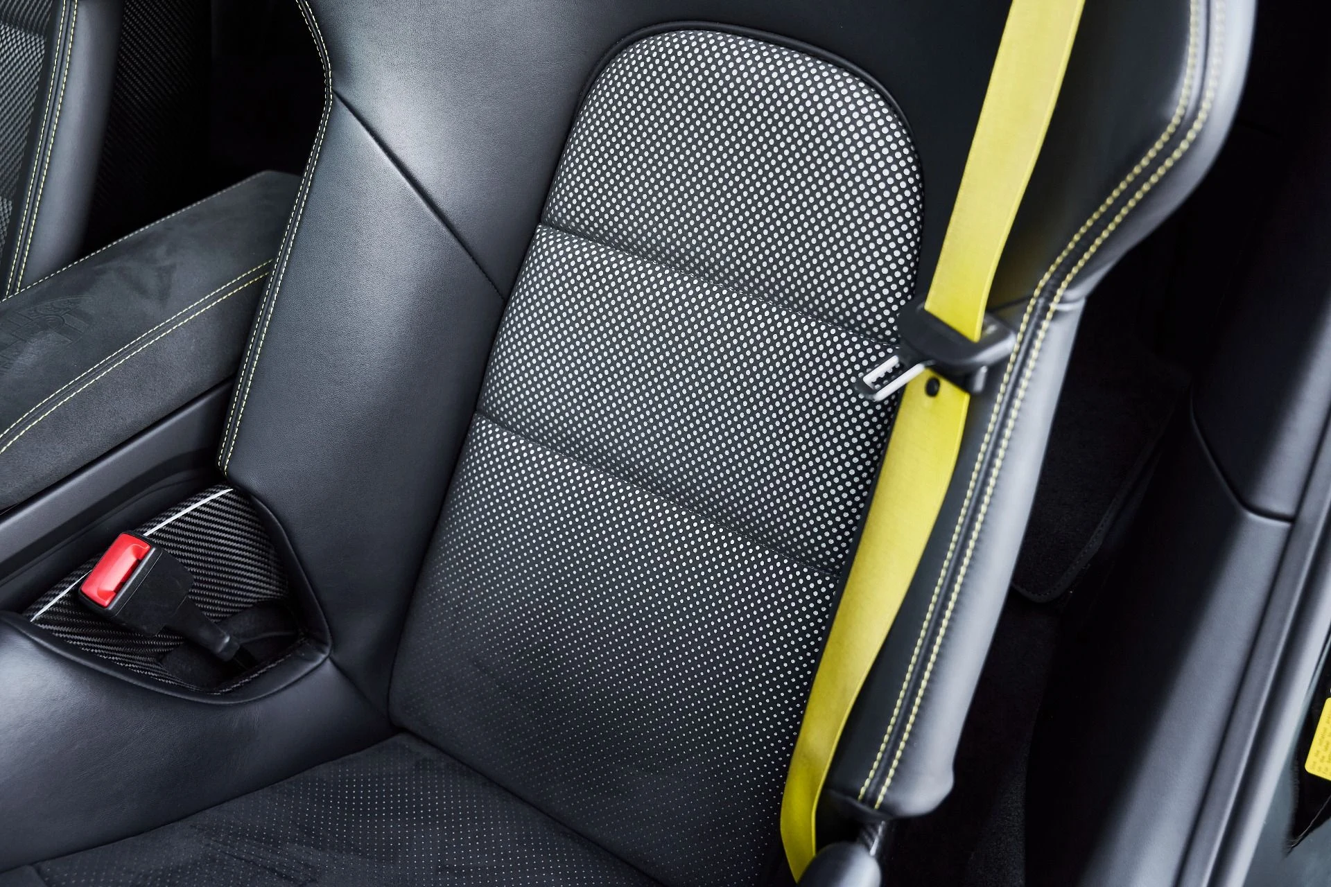 mph049_301698312_Used_2024_Porsche_911_GT_3_RS_1766112803_59ca553569