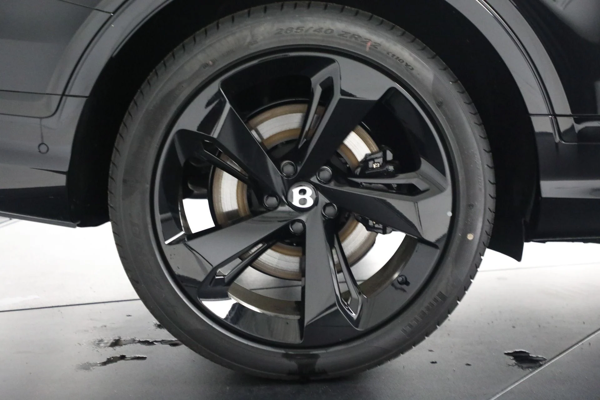 mph049_3020543350_New_2025_Bentley_Bentayga_V8_9bac7b818e