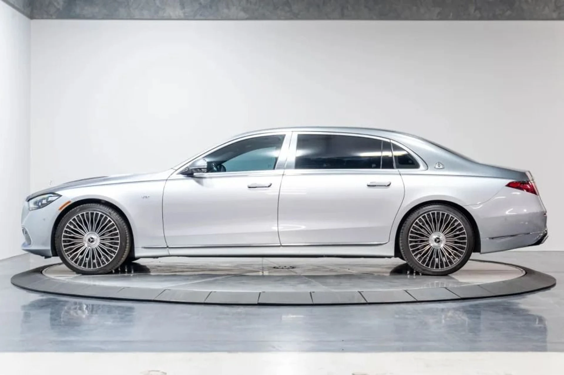 mph049_3021481375_Used_2024_Mercedes_Benz_S_Class_Maybach_S_680_4_MATIC_1783529476_980dd8bae5