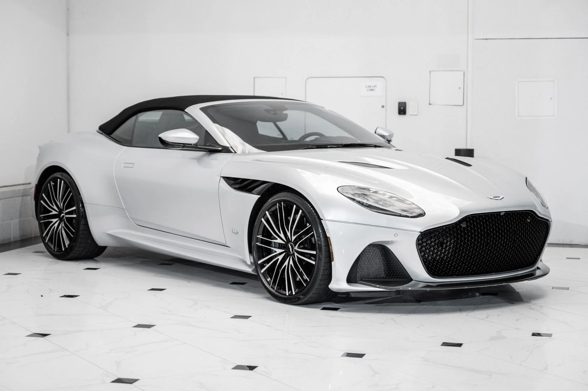 mph049_3023978122_Used_2020_Aston_Martin_DBS_Superleggera_1754334854_abfa5078cc