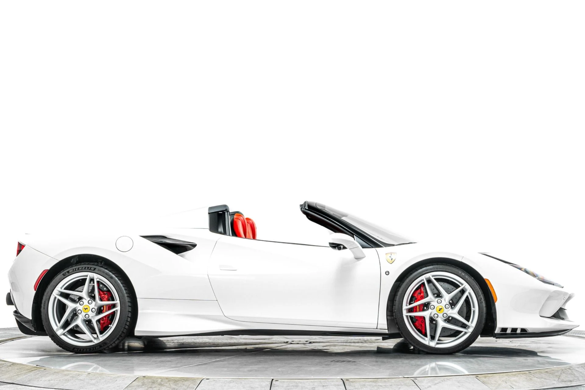 mph049_3024133896_Used_2023_Ferrari_F8_Spider_Low_Miles_Two_Tone_Paint_Carbon_Driving_Zone_Passenger_Display_1789405204_bc70ad39d0