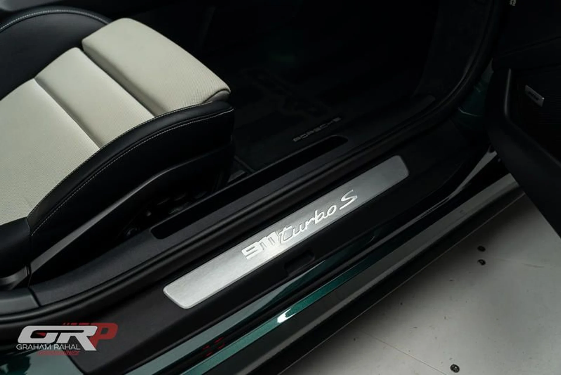 mph049_3035704429_D58_A25_B6_FDA_6_474_A_91_A1_CA_421_A53_CB_84_e9eb86b479