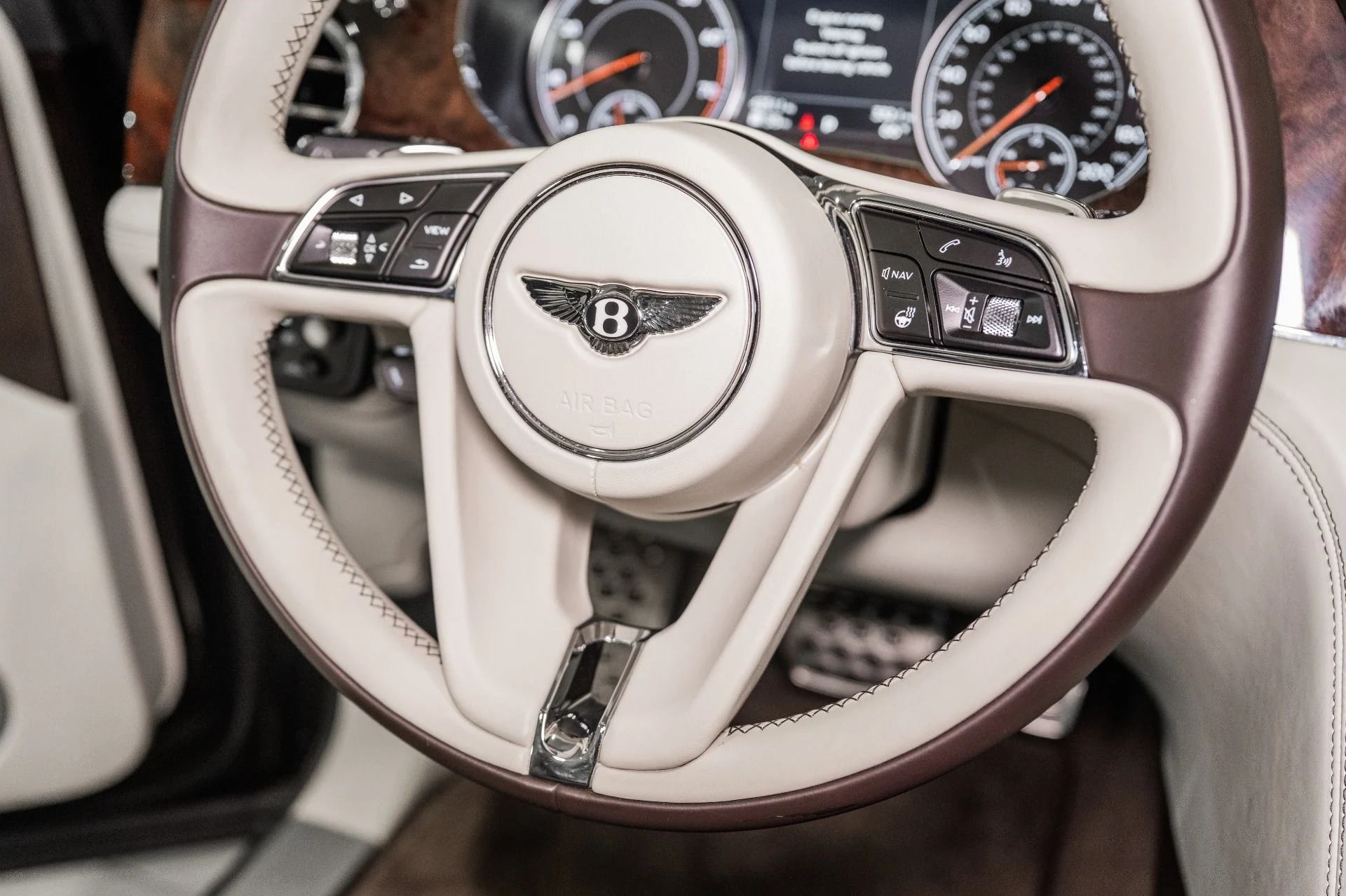 mph049_3041978868_Used_2017_Bentley_Bentayga_W12_1791218079_5a05f01960