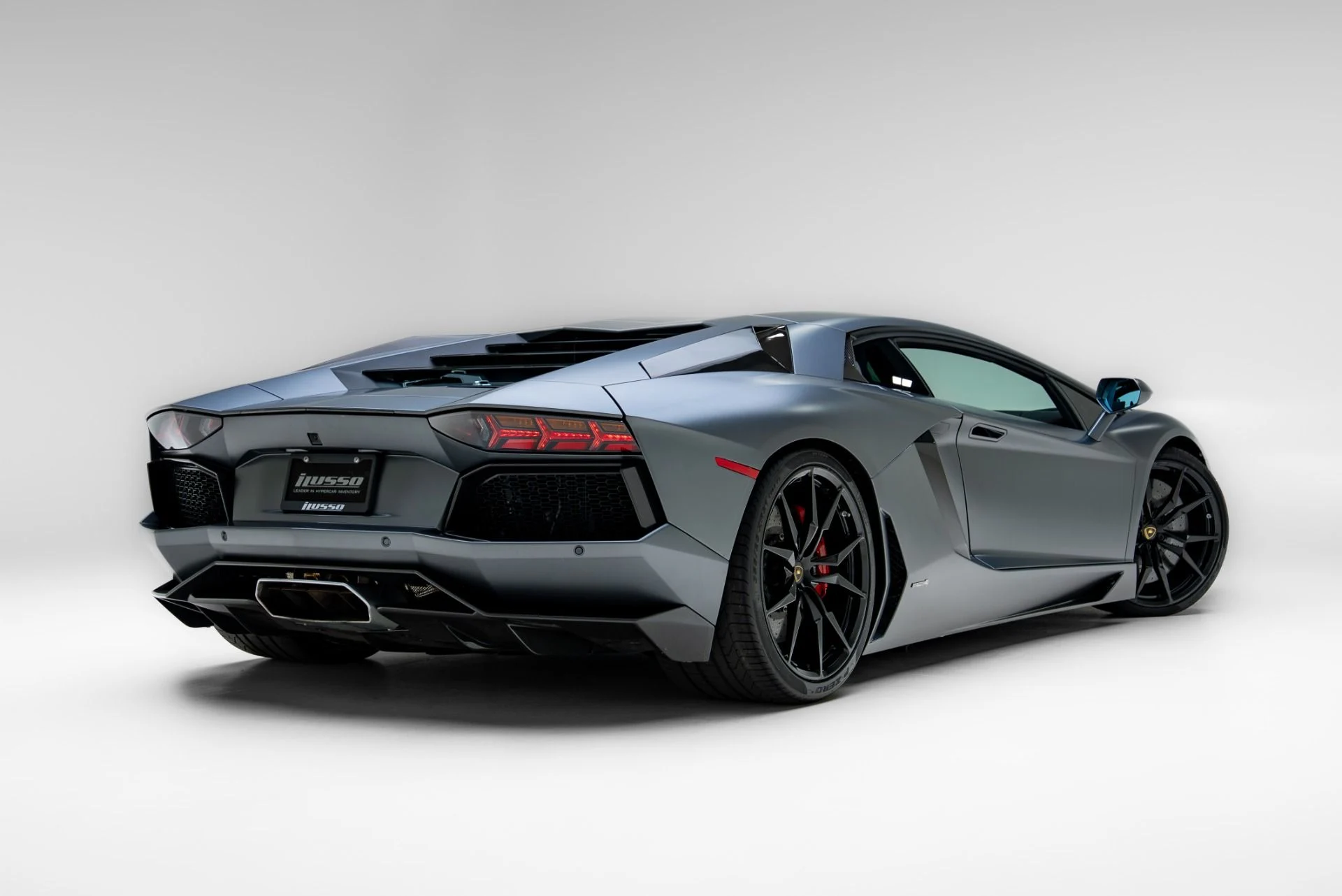 mph049_3047678428_Used_2015_Lamborghini_Aventador_LP_700_4_1778261723_7f5359babd