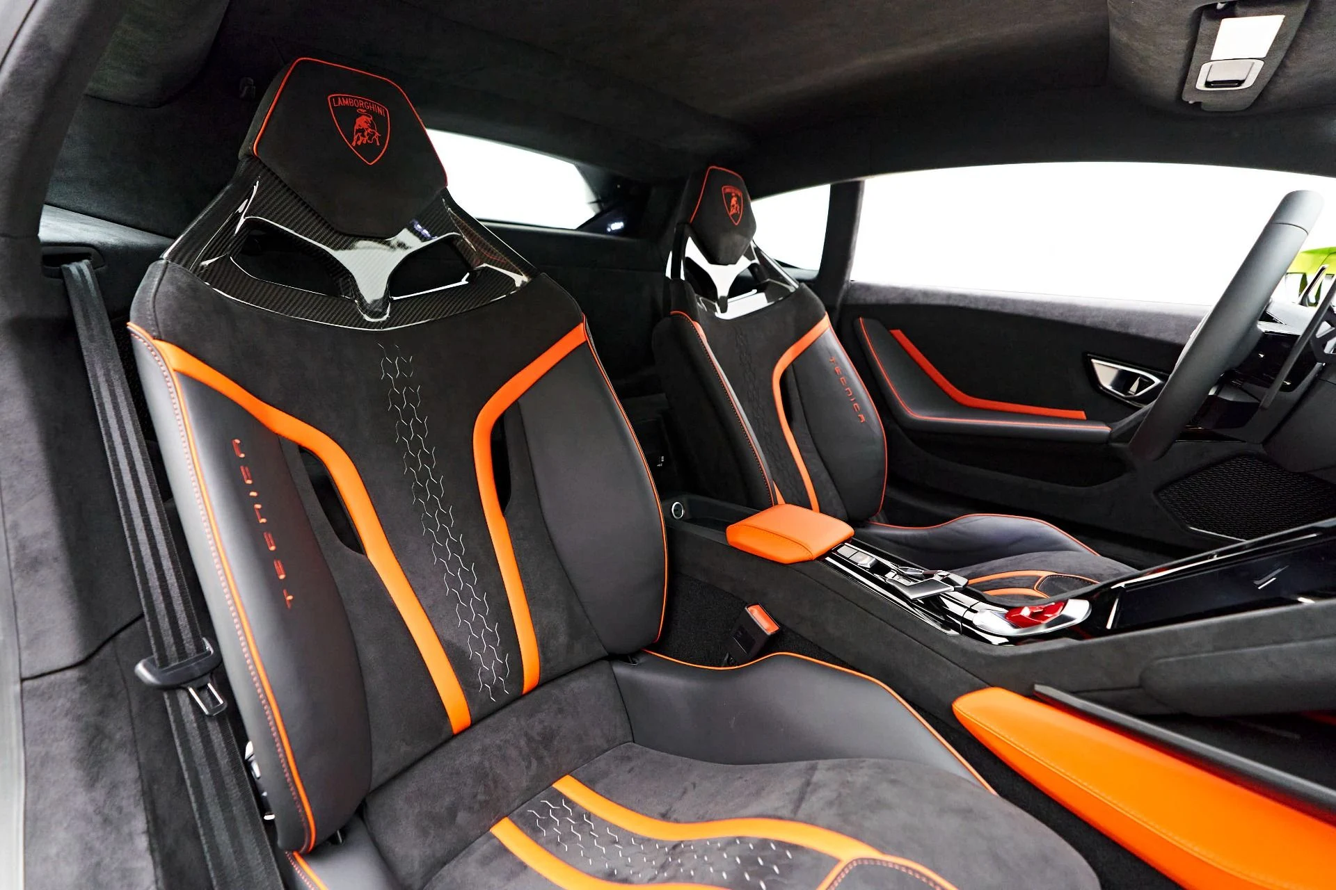 mph049_306693759_Used_2023_Lamborghini_Huracan_Tecnica_Base_1715640571_0bf4d6685e