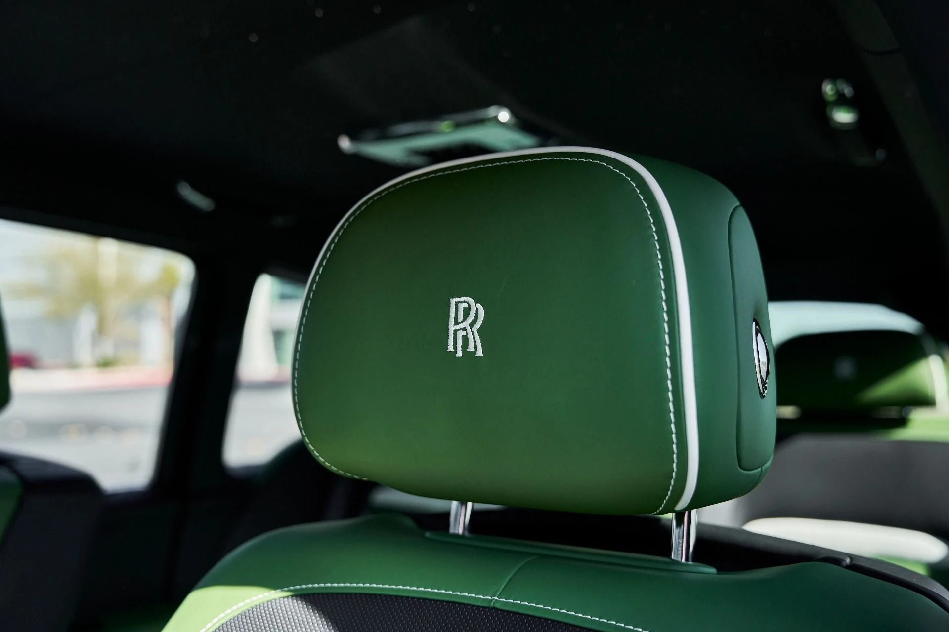 mph049_3070701890_Used_2023_Rolls_Royce_Cullinan_Black_Badge_1769736501_0cfa15945b