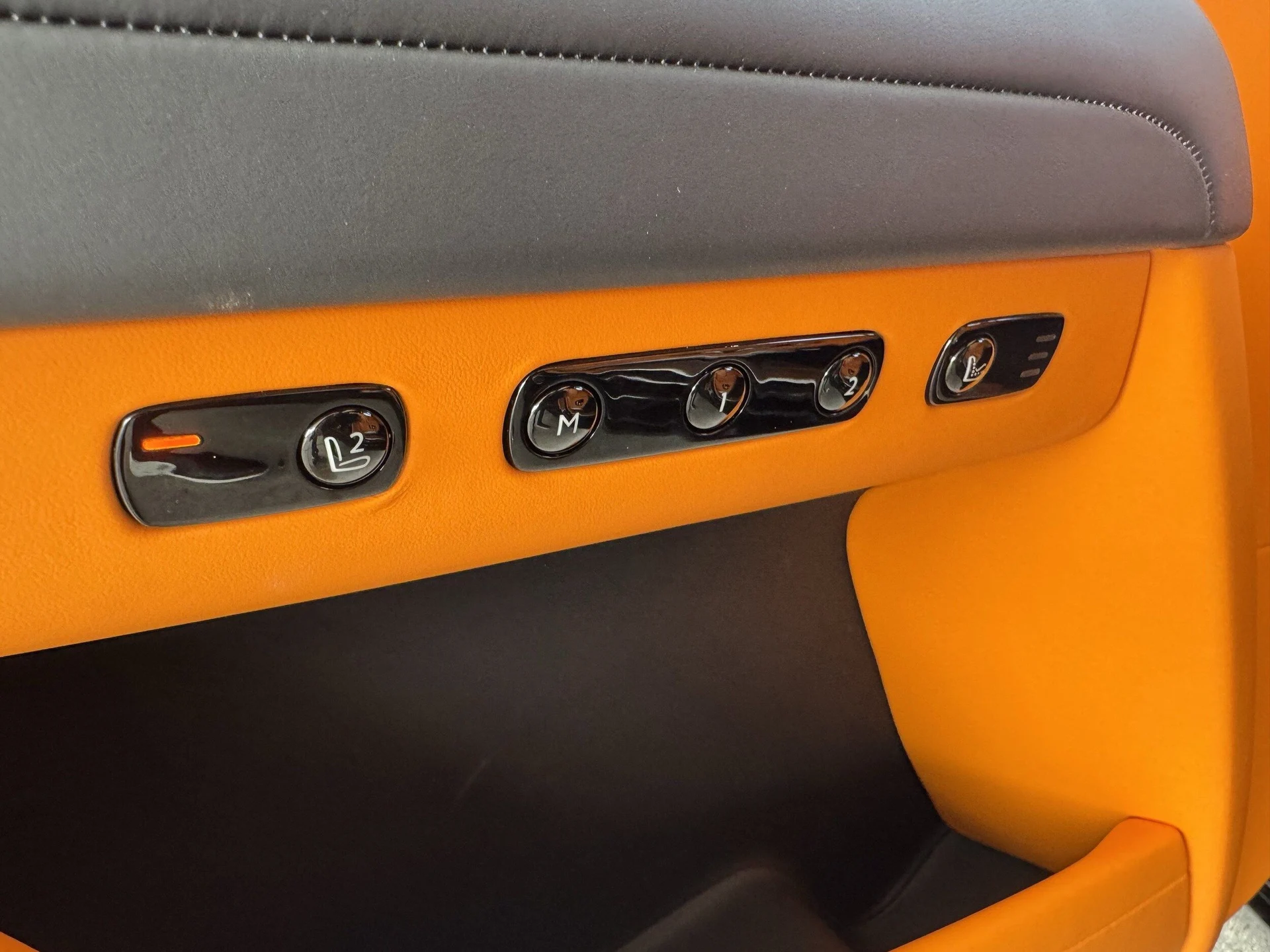 mph049_3078735237_46f58b54c333e05ae396c5652aca452ex_eec7add3ac