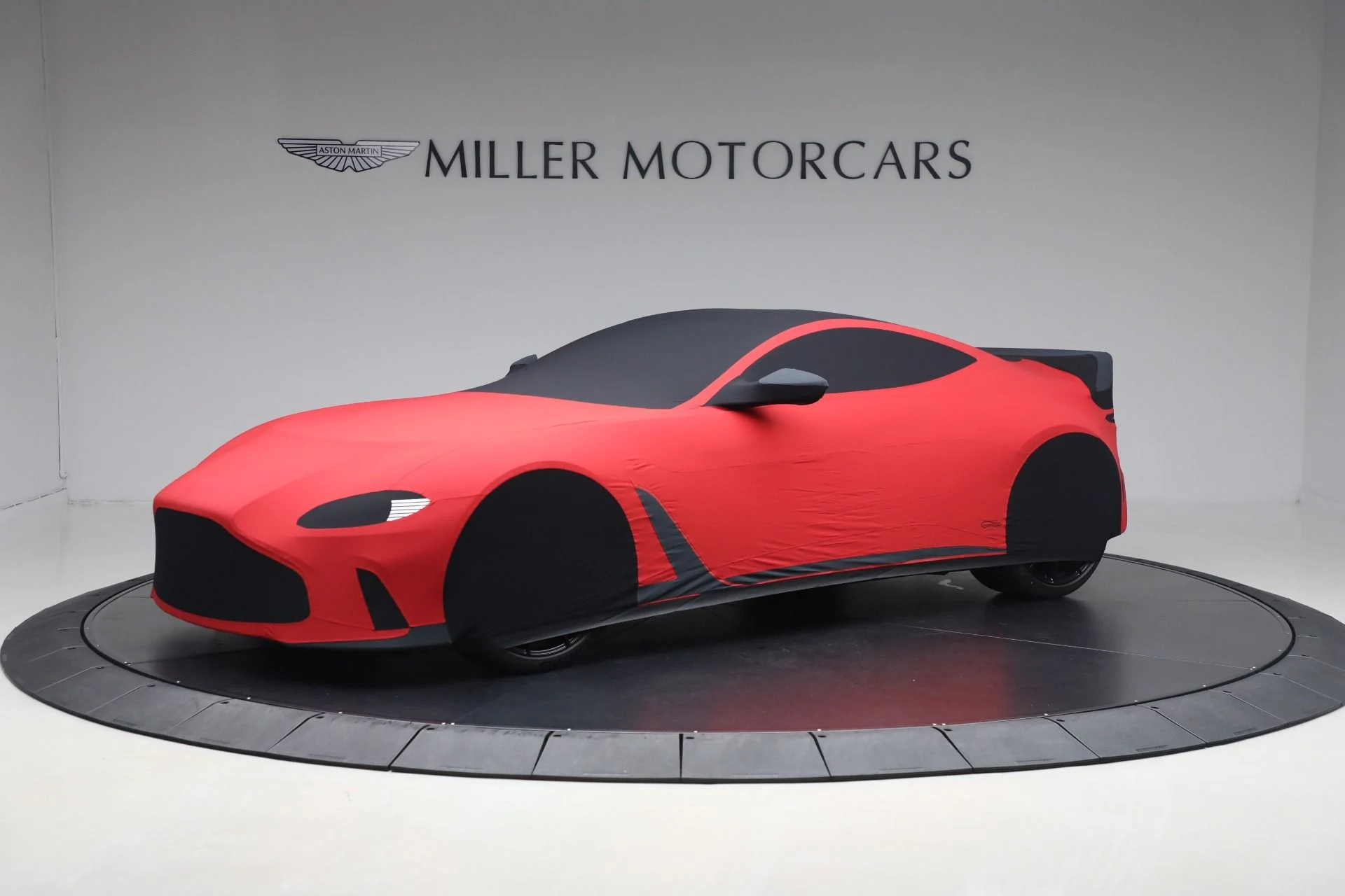 mph049_3084208710_Used_2023_Aston_Martin_Vantage_V12_37c18417af
