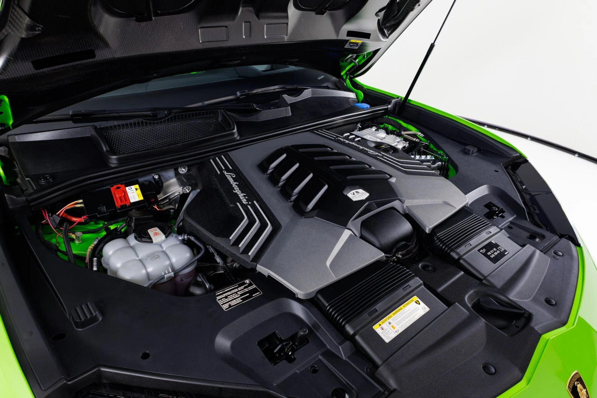 mph049_3105362548_Used_2023_Lamborghini_Urus_S_1769555052_15137aa962