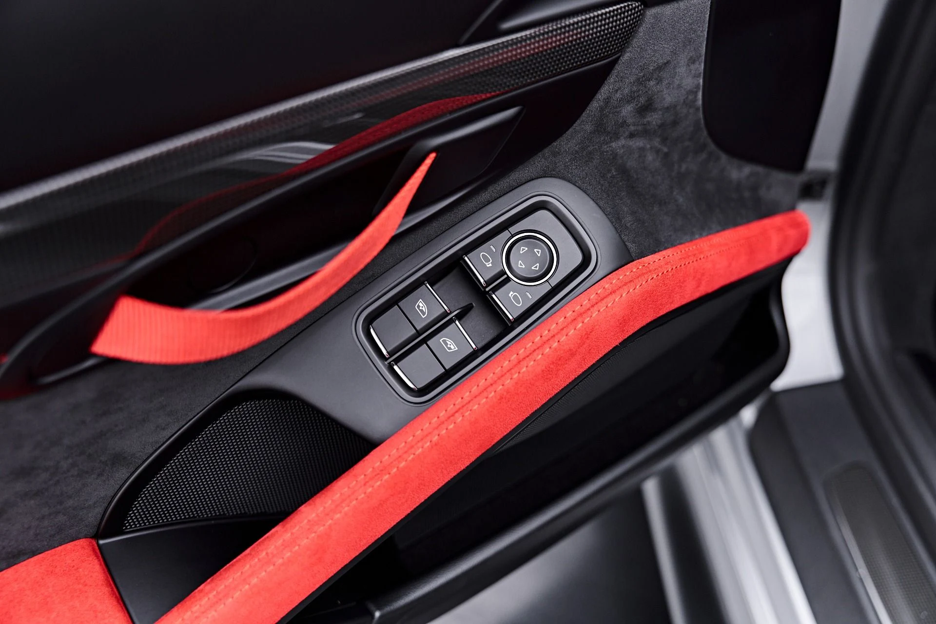mph049_3111216441_Used_2019_Porsche_911_GT_2_RS_1788559252_4707139d6d