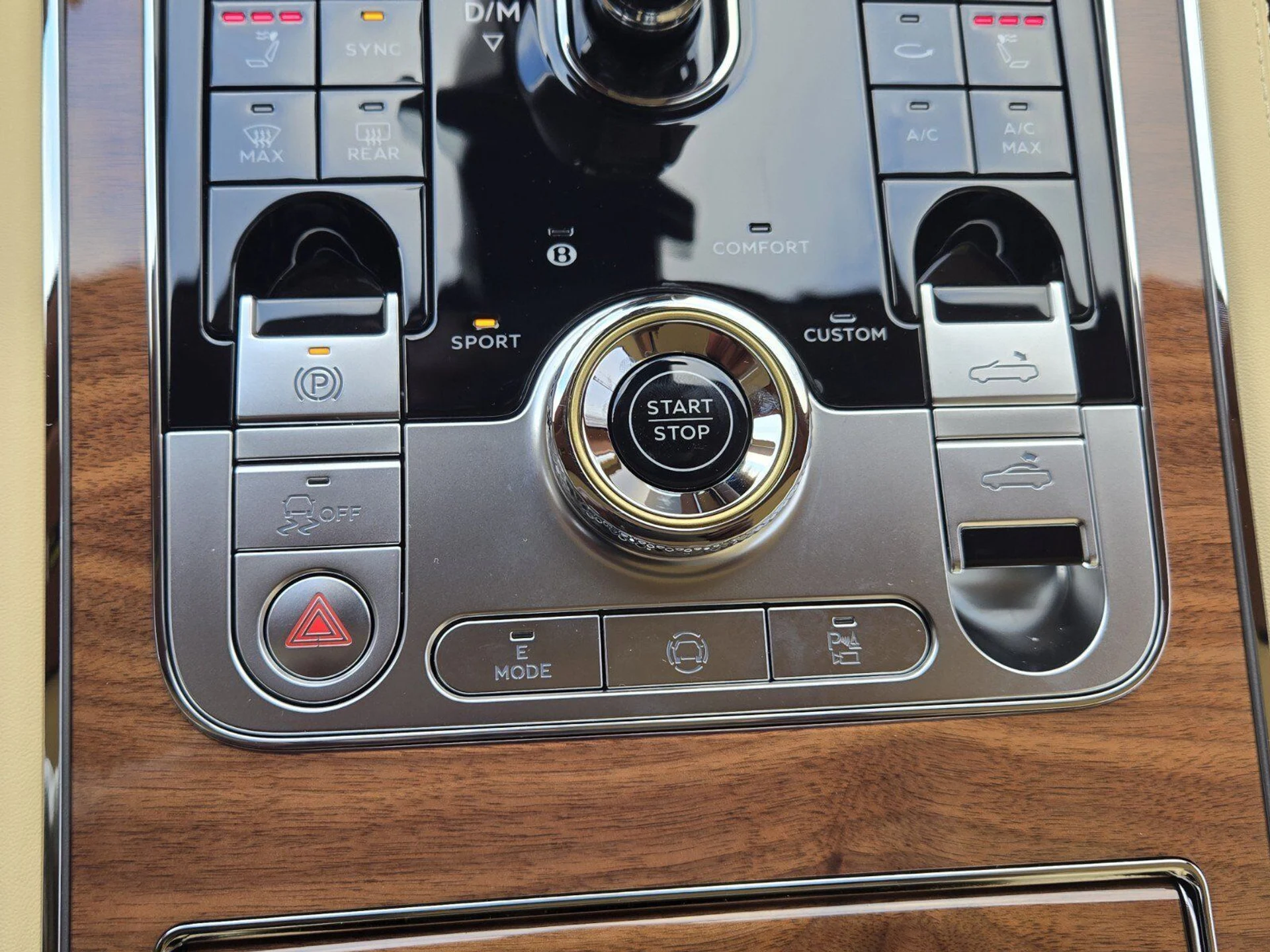 mph049_3123952676_b1f2a617fff54b3ff85d7da9ee8d6aa4x_e2104b5a49