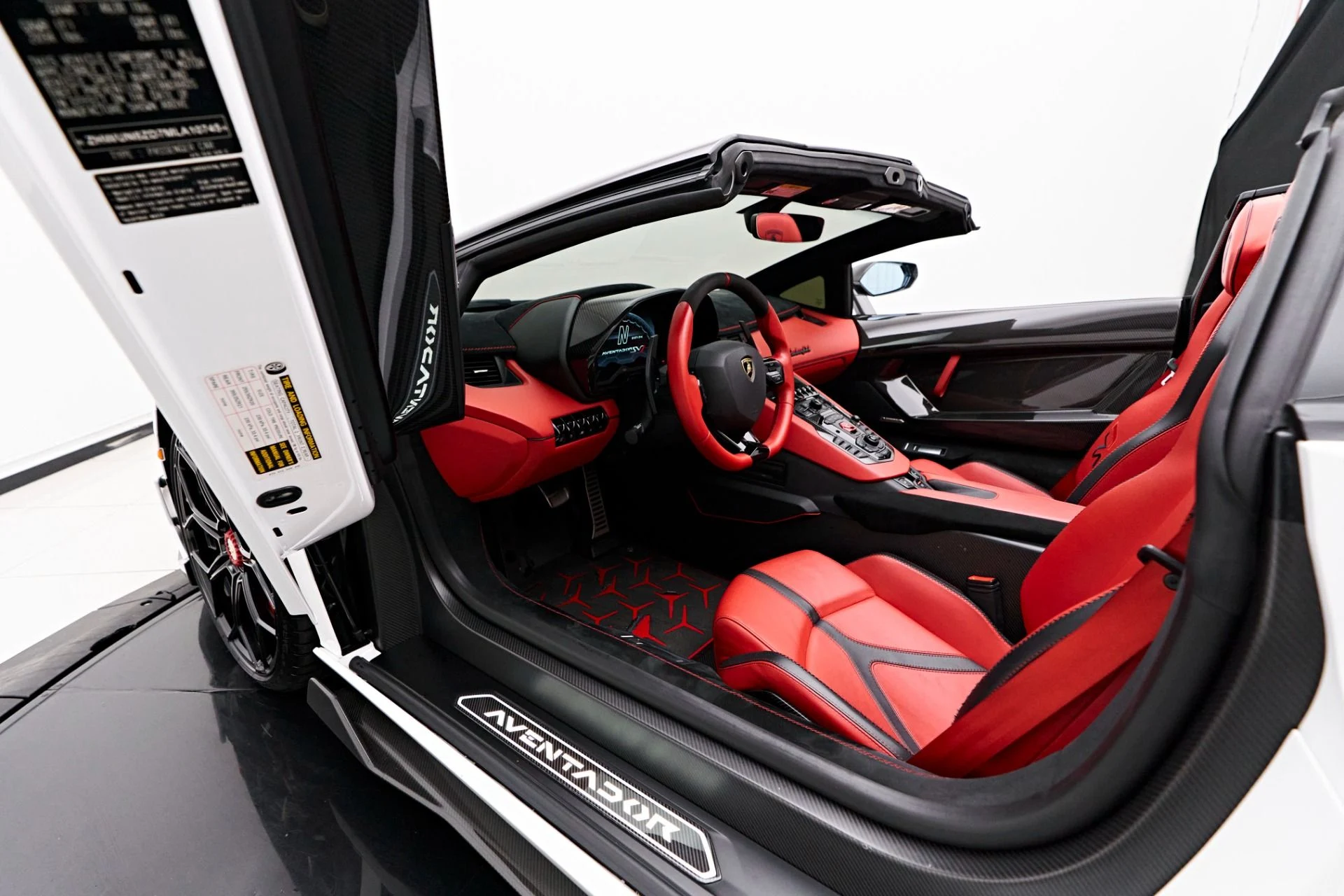 mph049_3126029317_Used_2021_Lamborghini_Aventador_SVJ_Base_1722739728_d55278bcbc