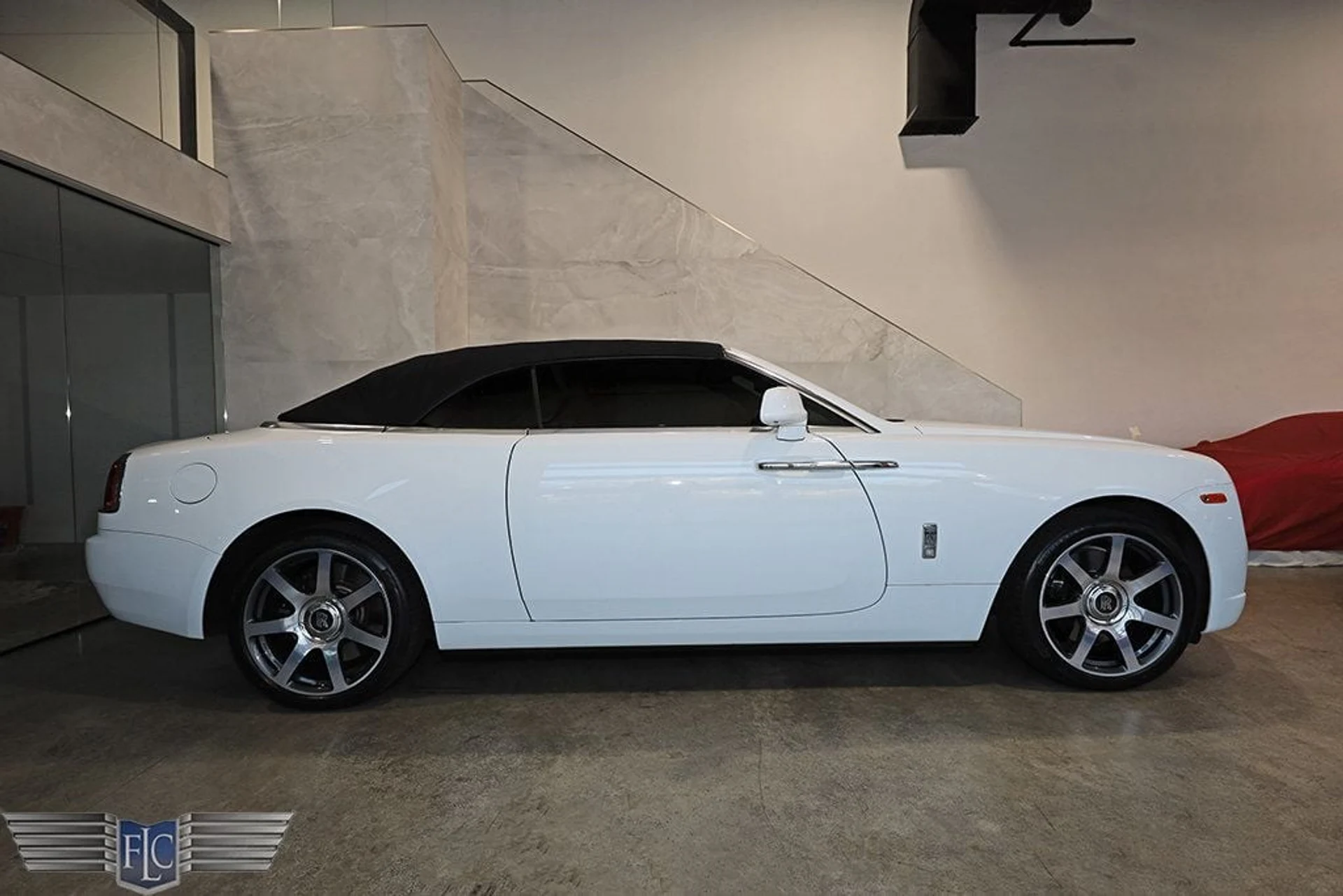 mph049_3132431228_used_2017_rolls_royce_dawn_convertible_9689_23041760_50_1024_f9c2774677