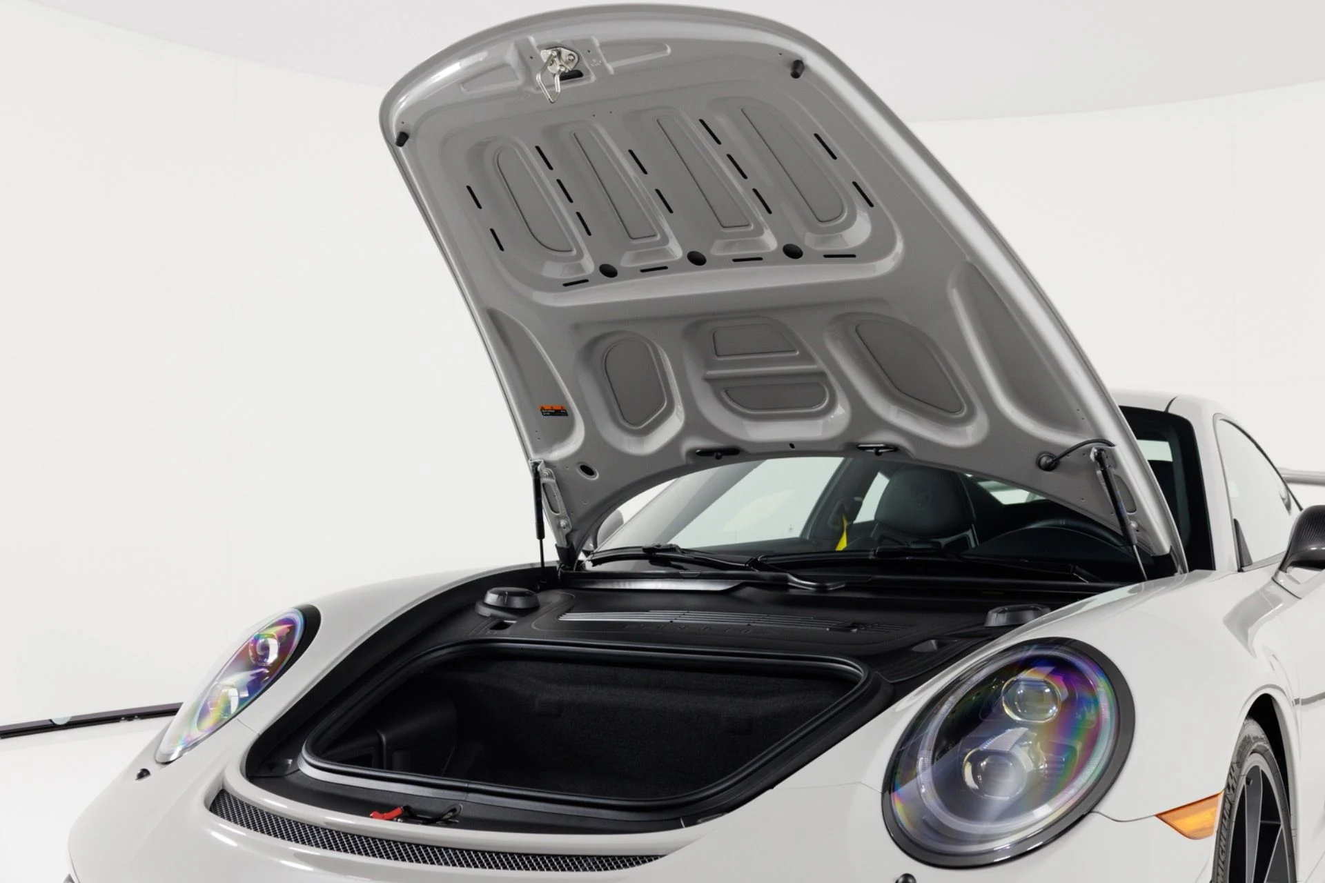 mph049_3143698889_Used_2018_Porsche_911_GT_3_1782944831_ef254b4bbb