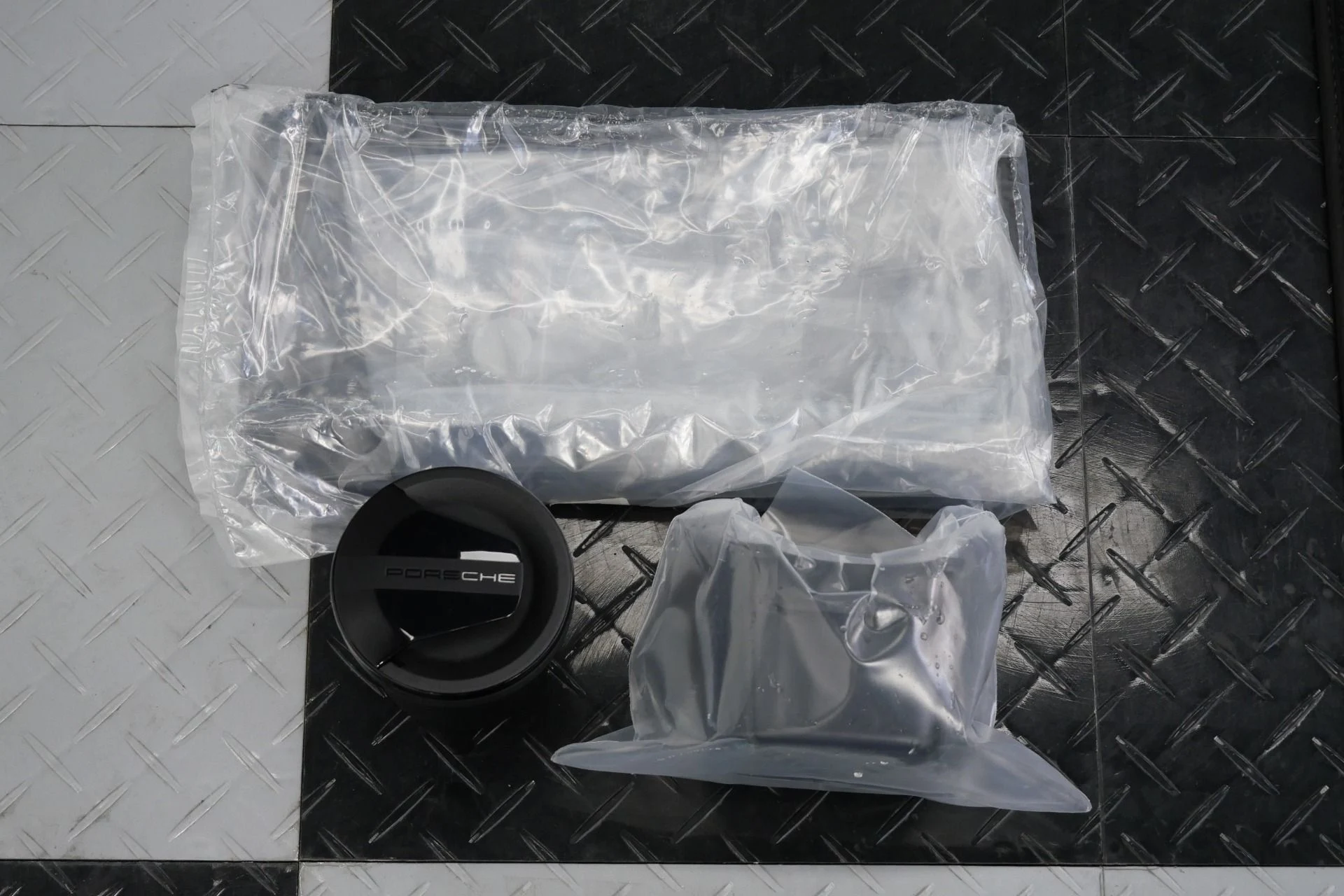 mph049_3144034792_Used_2025_Porsche_911_Carrera_Premium_Package_Sport_Exhaust_1768503028_5547f94a9d