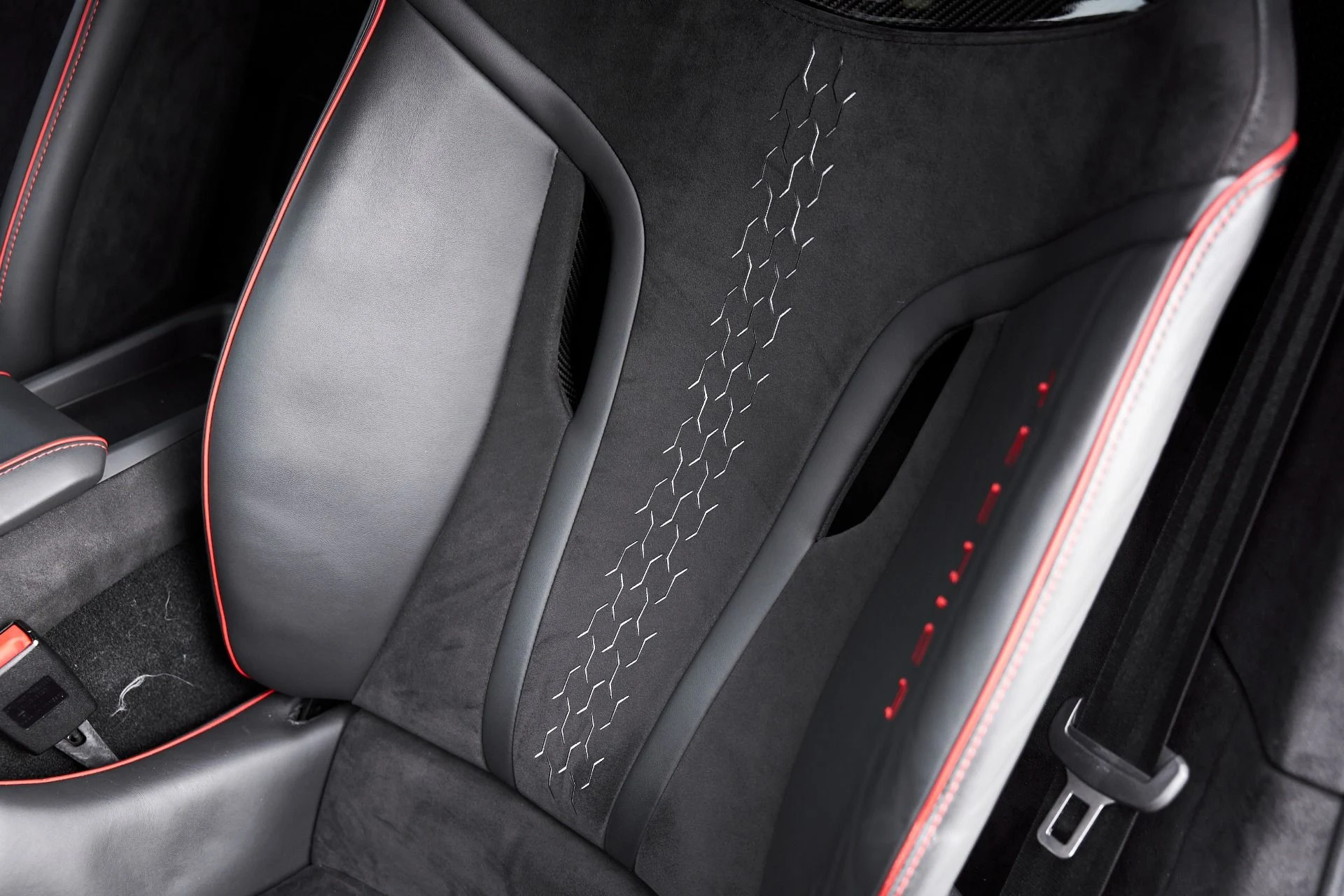 mph049_3150949006_Used_2023_Lamborghini_Huracan_Tecnica_Base_1766269080_337a361a1d