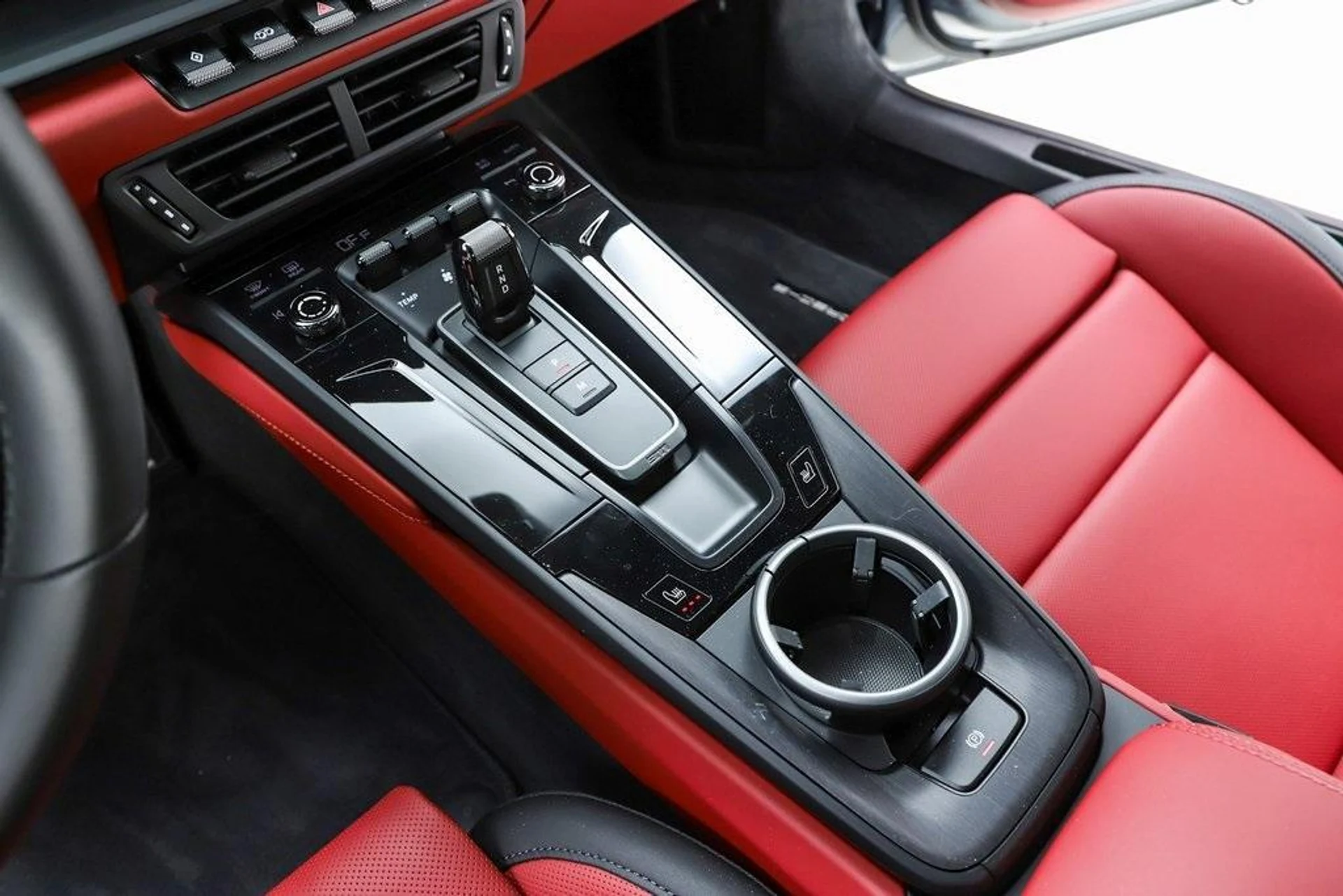 mph049_3178365751_Vk_Mm7h_Dzb9_G3e_LLZ_0h_W_Ve_Cbldc_e92f0c92e8