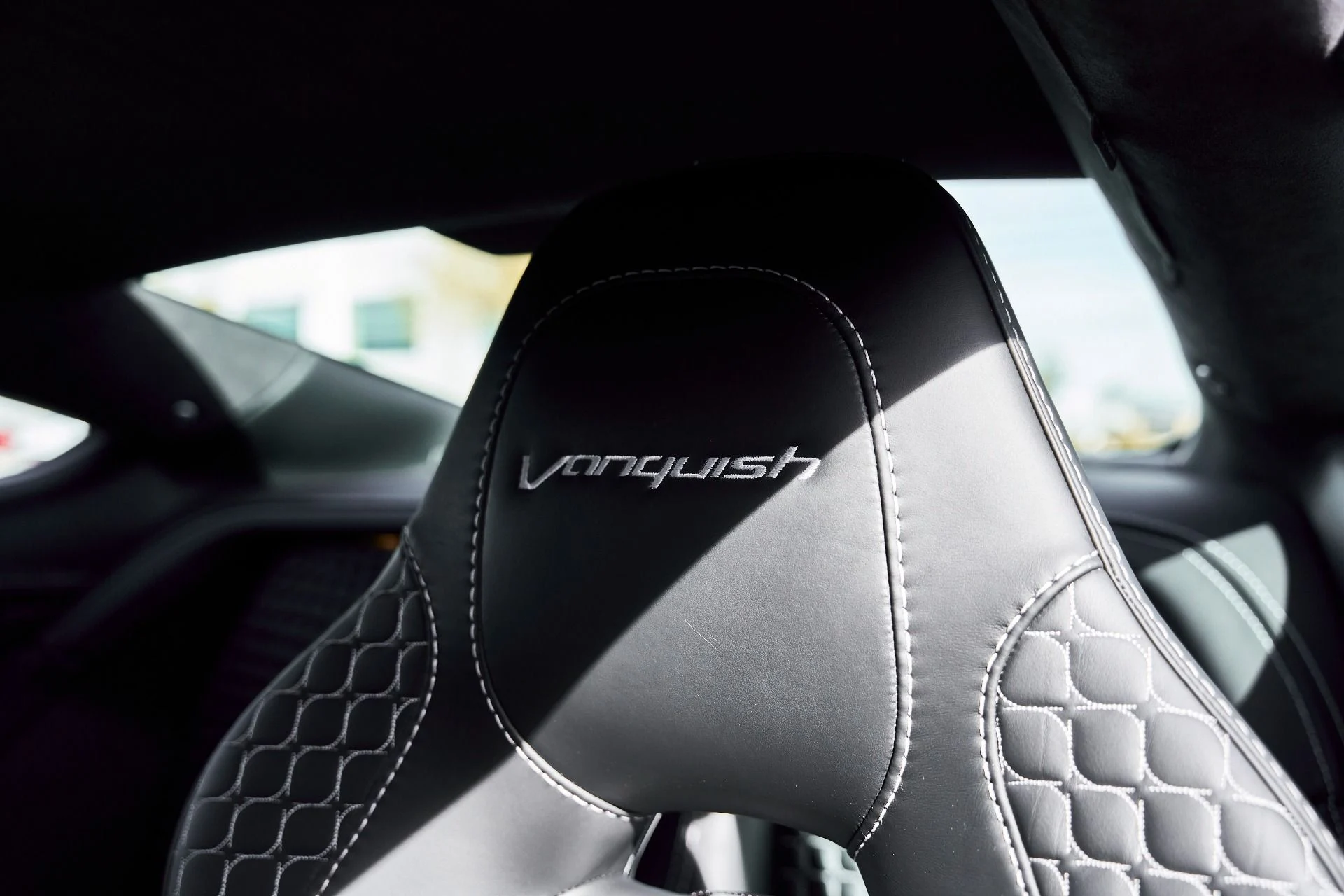 mph049_3180291955_Used_2014_Aston_Martin_Vanquish_V12_1773193820_3f56bf49e9