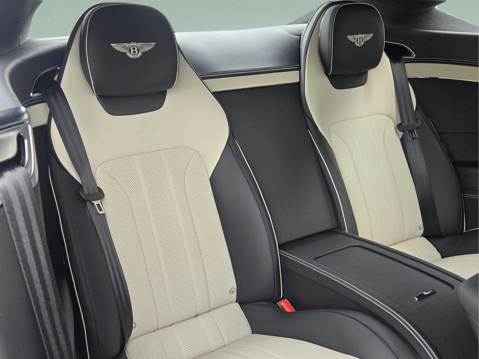 mph049_3183771398_c727fa7dacb95dc790a8b52e84f33224x_7e1de11b1e