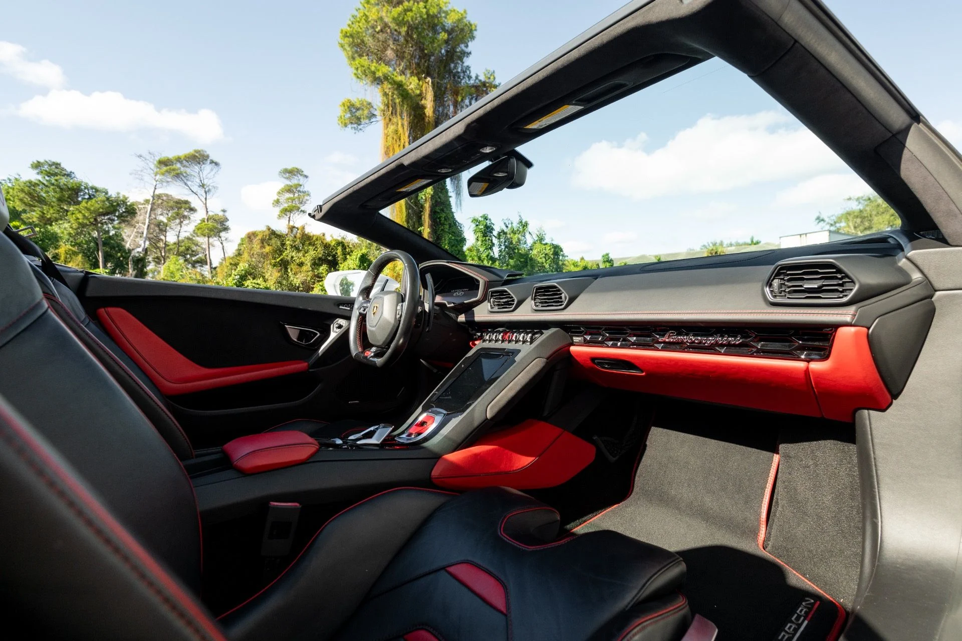 mph049_318615504_Used_2021_Lamborghini_Huracan_EVO_Spyder_1766012866_616290a469