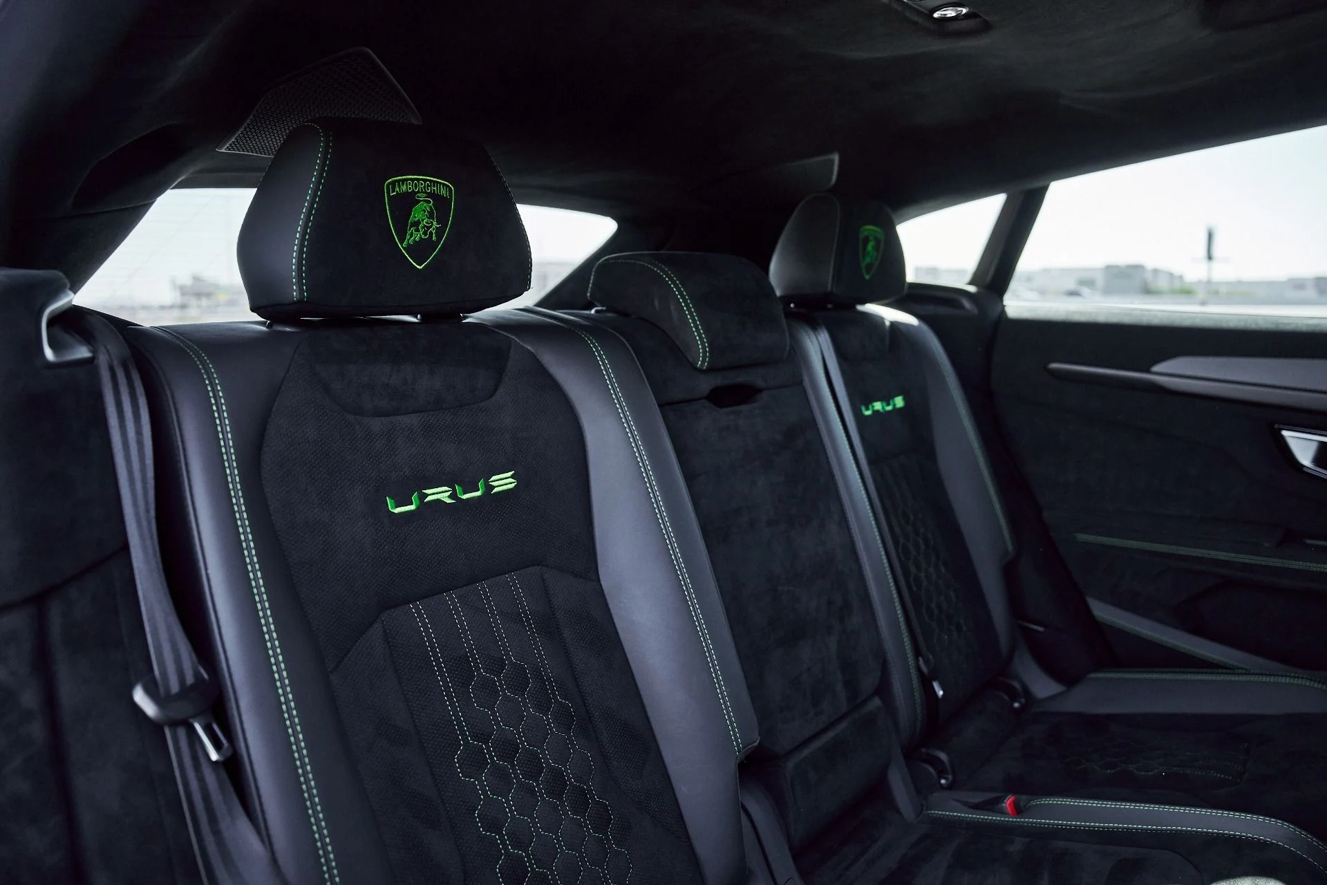 mph049_3204663366_Used_2024_Lamborghini_Urus_Performante_1770171889_597ed9da27