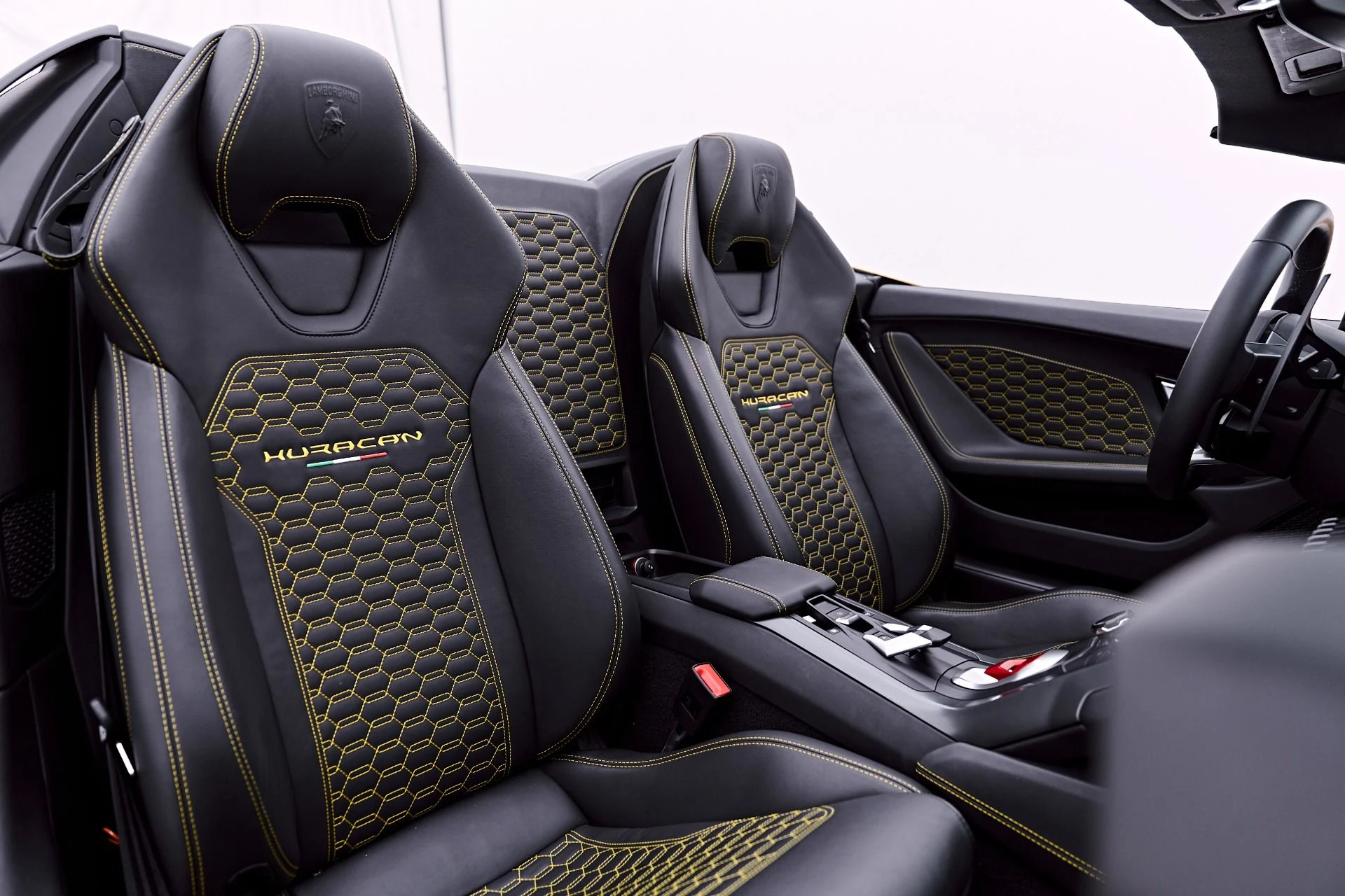 mph049_3208580162_Used_2018_Lamborghini_Huracan_LP_580_2_S_1784246859_6d85e22226