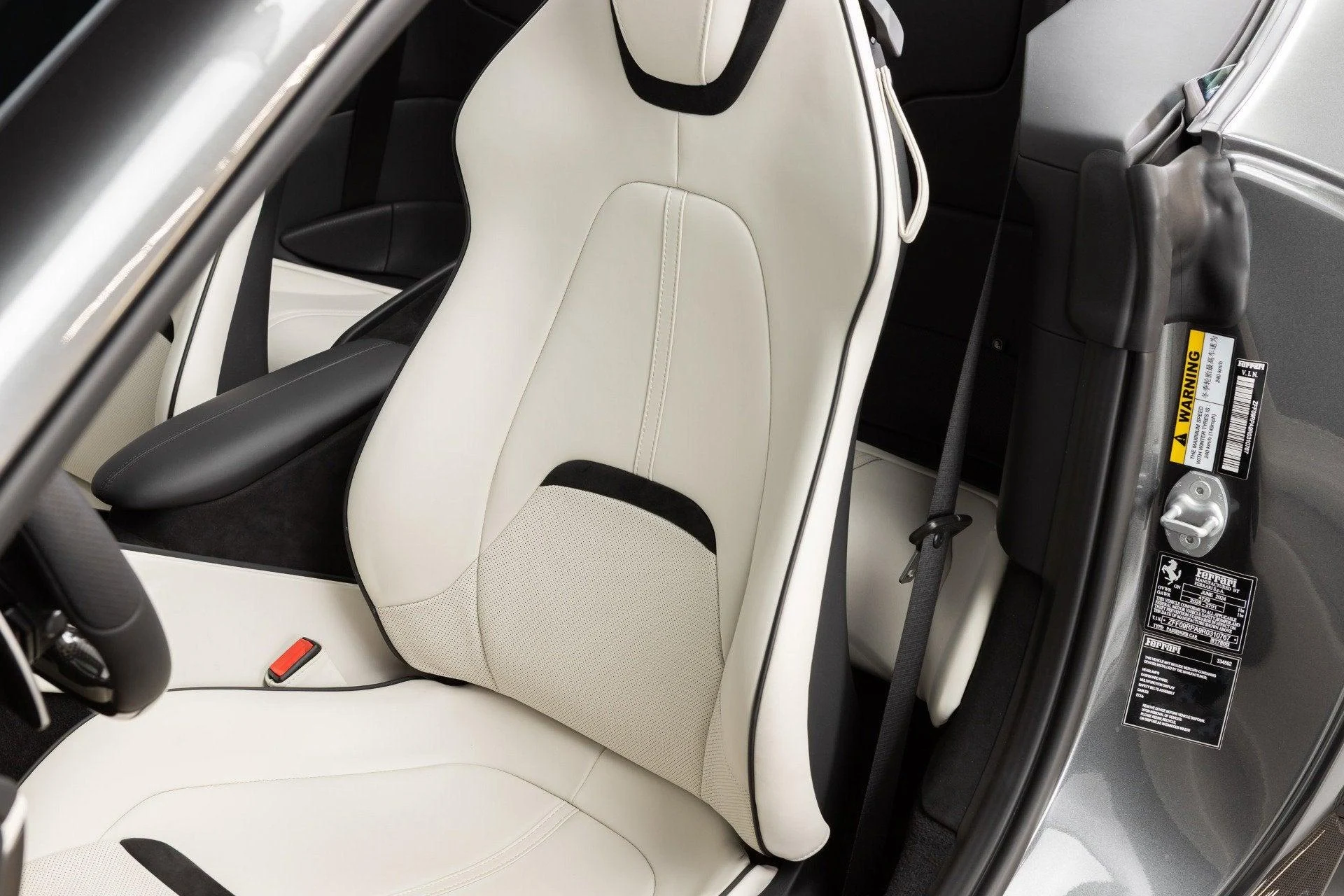 mph049_3212953935_Used_2024_Ferrari_Roma_Spider_1777367385_6c8a2f5182