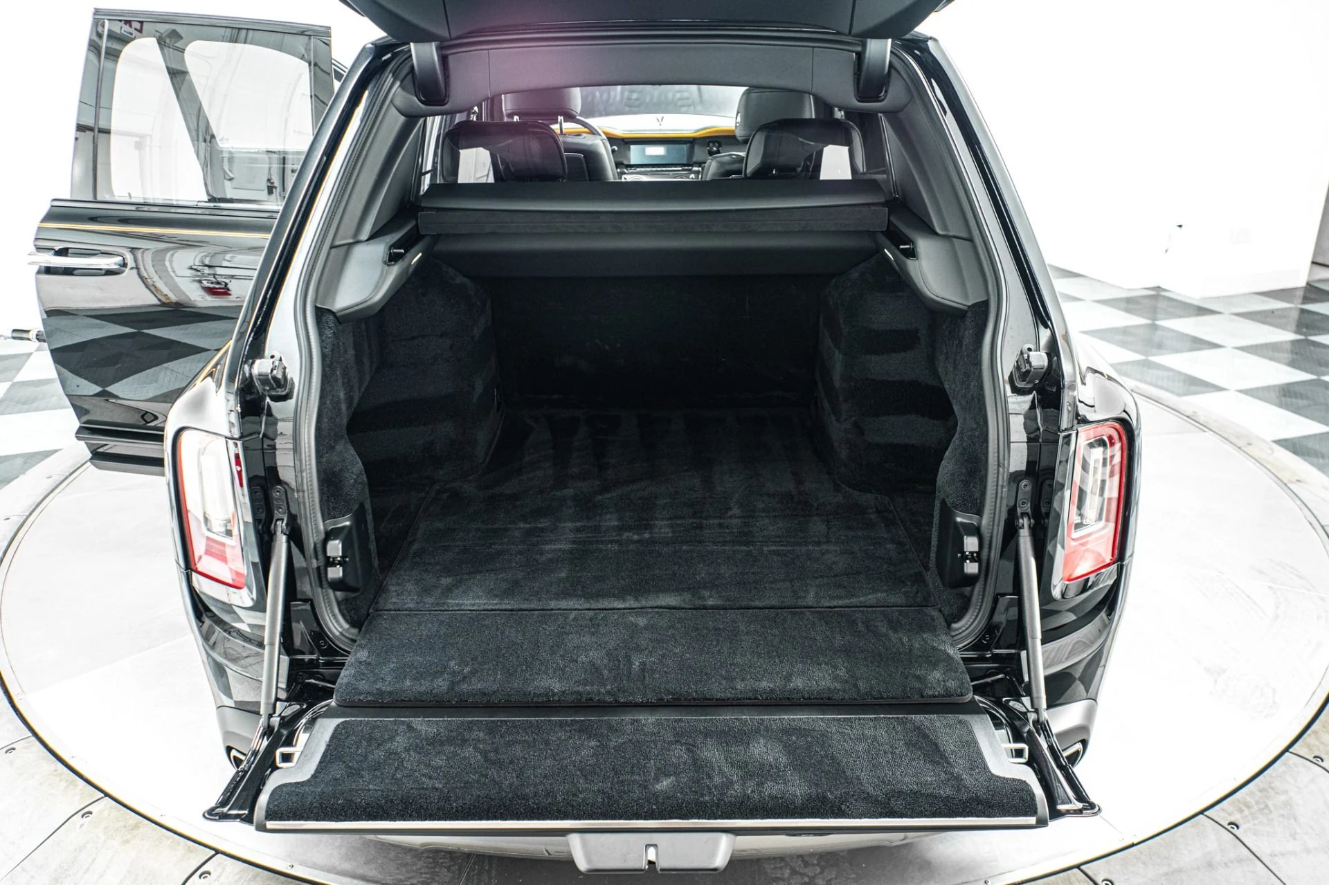 mph049_321488408_Used_2023_Rolls_Royce_Cullinan_Black_Badge_Rear_Seat_Entertainment_Bespoke_Audio_Panoramic_Roof_1785878493_bbee301f1e