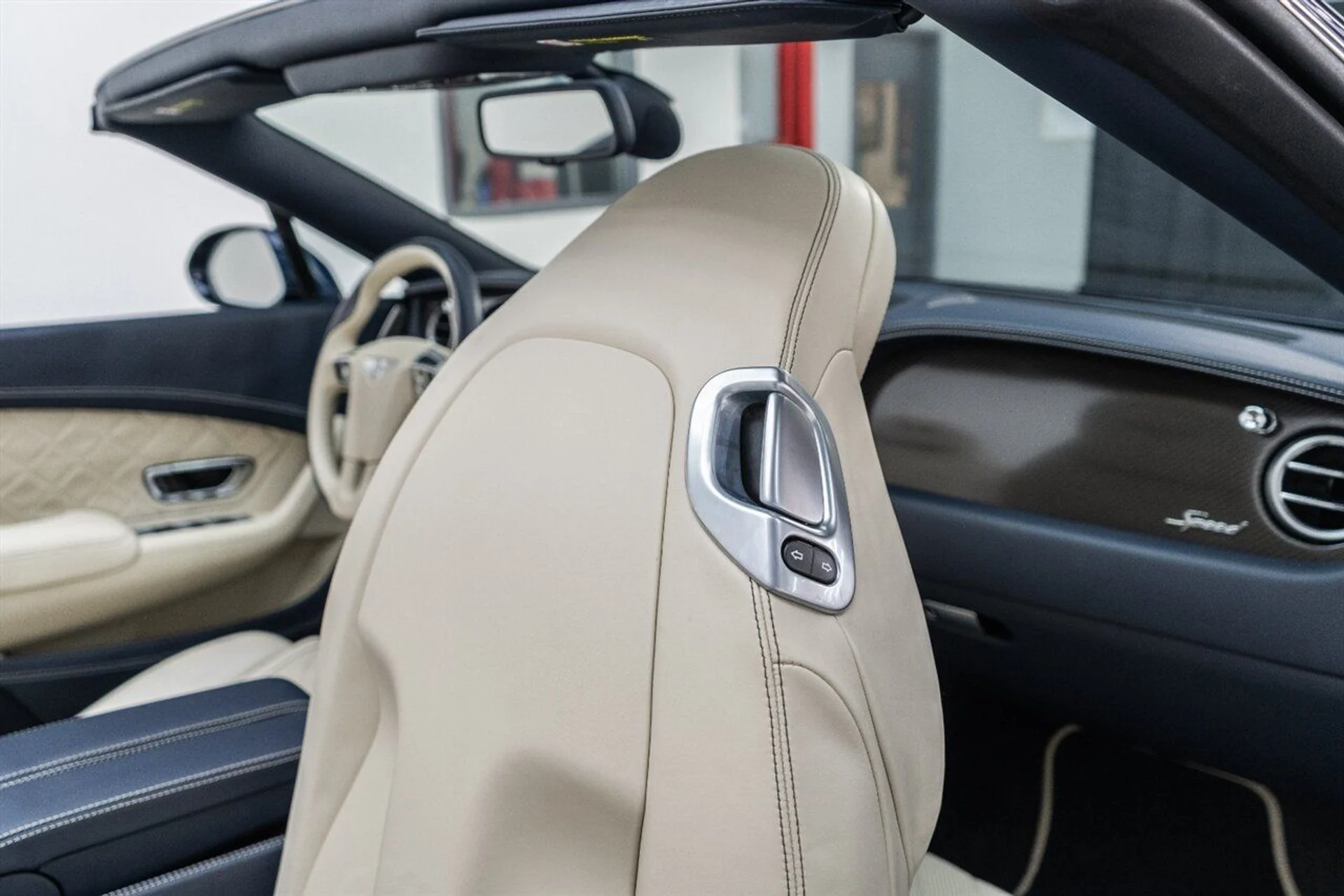 mph049_3218607411_6214ec6aa1_1280_54aca95a2b