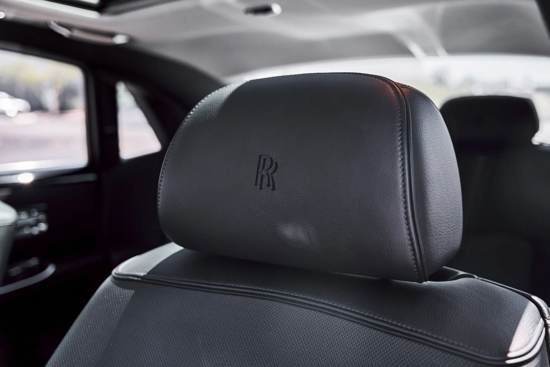 mph049_3226289234_Used_2014_Rolls_Royce_Ghost_Base_1781026011_66f8fe3b08