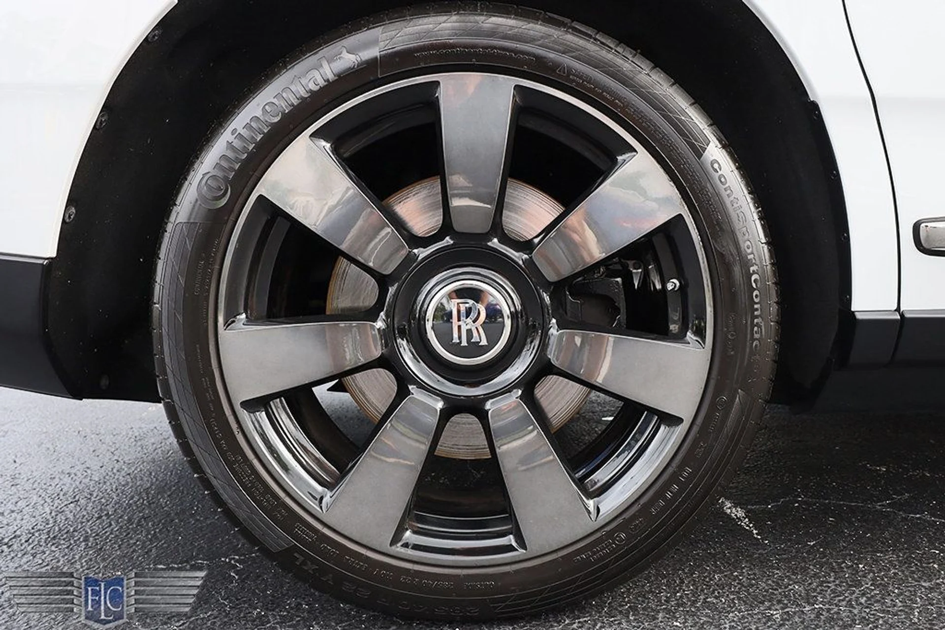 mph049_3239812640_used_2019_rolls_royce_cullinan_sportutility_6305_22963693_50_1024_3a2dee74fd