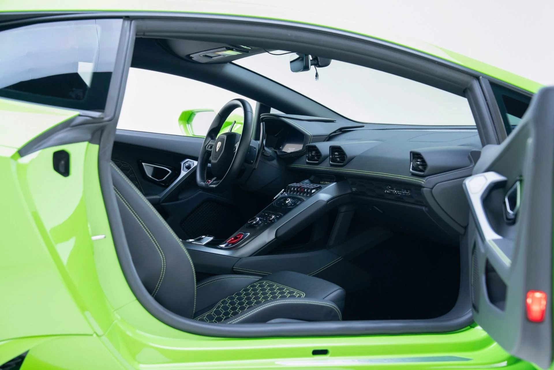 mph049_3245645394_Used_2019_Lamborghini_Huracan_LP_580_2_1780329644_613bb237b6