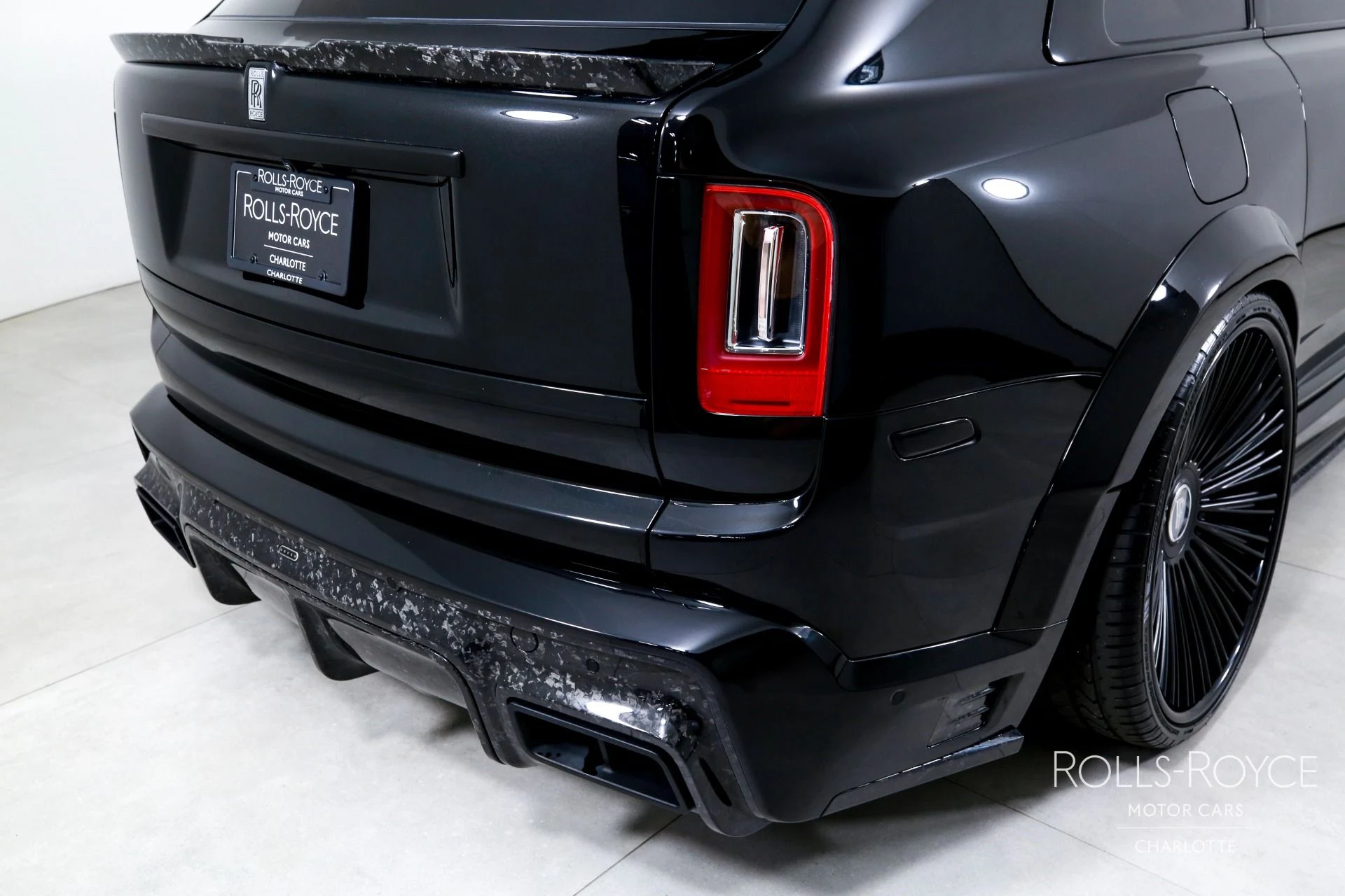 mph049_3257730219_Used_2024_Rolls_Royce_Cullinan_1764777967_f09b43ed88