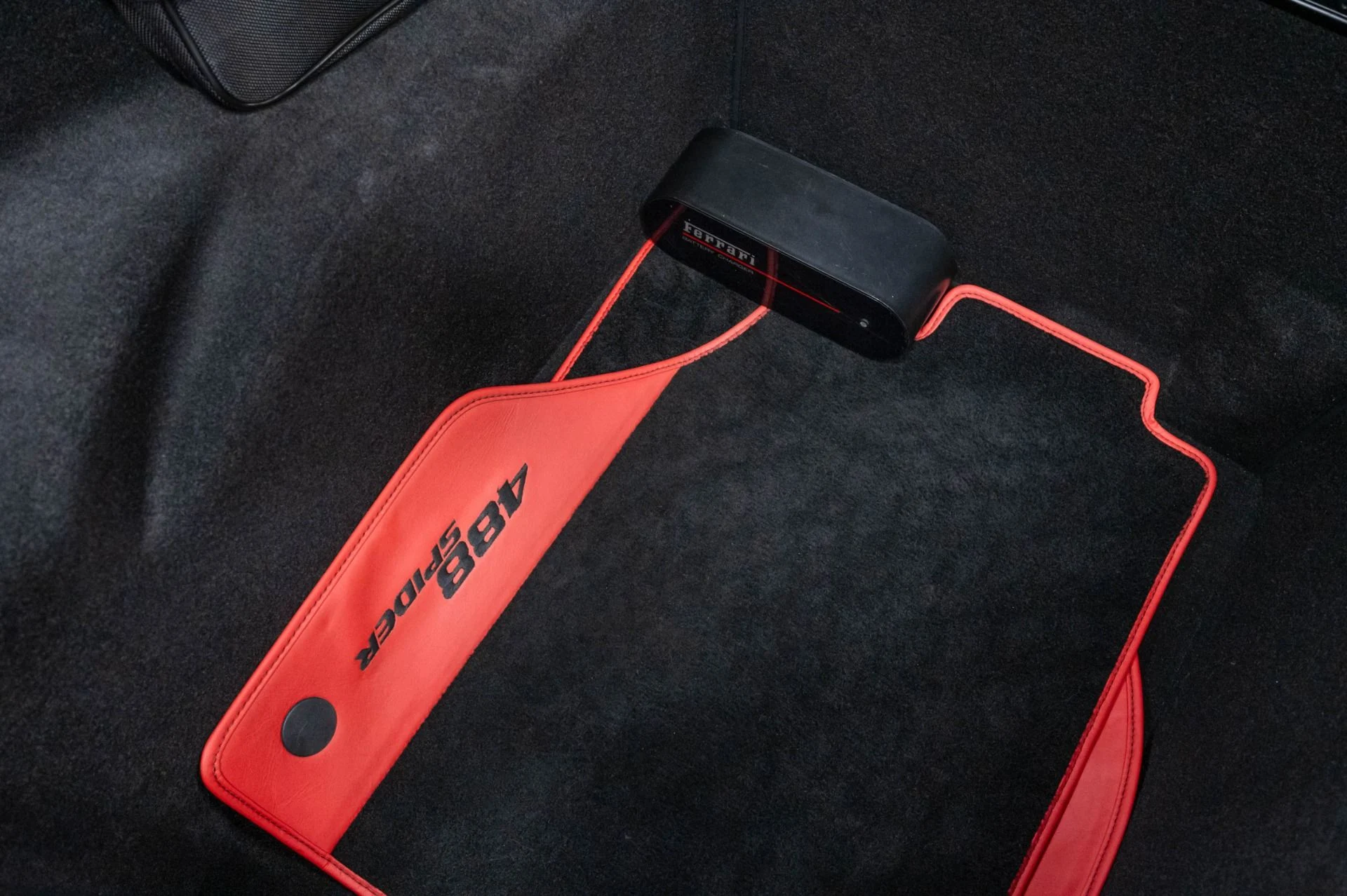 mph049_3260766346_Used_2018_Ferrari_488_Spider_1786656638_8bd746c789