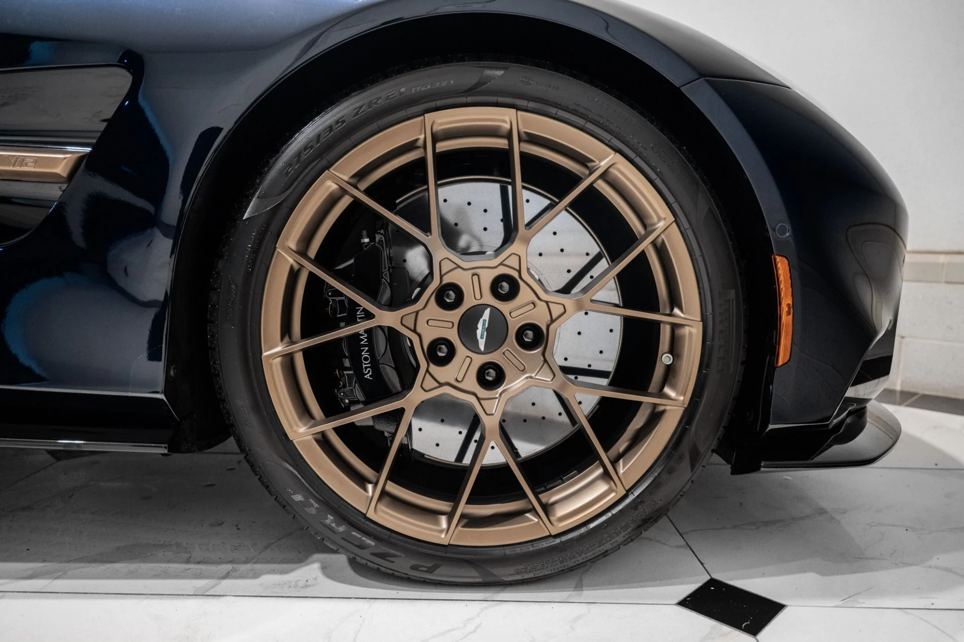 mph049_326449573_New_2026_Aston_Martin_Vanquish_Volante_Thrillseeker_Edition_1_of_3_1768066424_6d2c1a4239