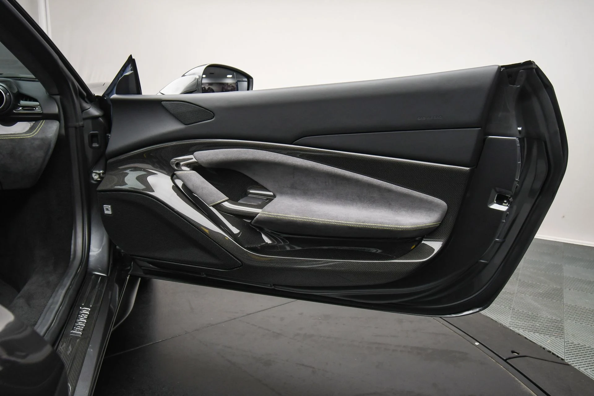 mph049_3264739189_ac256b42_8563_4ddf_84eb_e2371fb52f52_175c925568