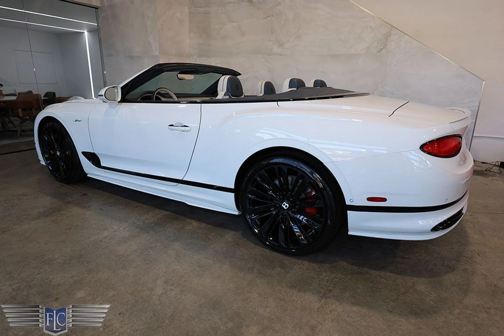 mph049_3267856178_used_2023_bentley_continental_gtcspeedconvertible_9689_23028266_50_1024_25783b8fa5