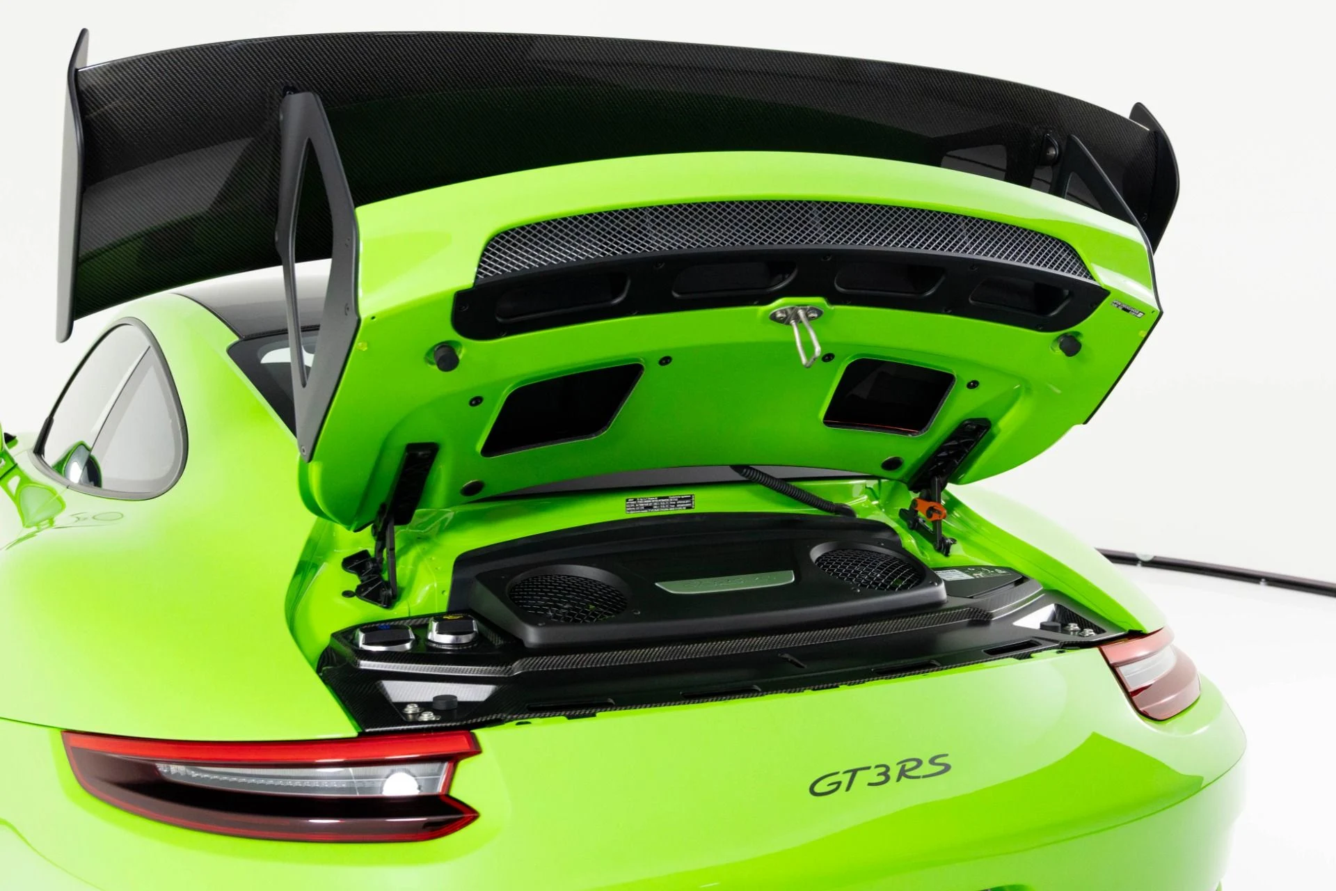 mph049_3270134571_Used_2019_Porsche_911_GT_3_RS_1763595298_41c06c21c1