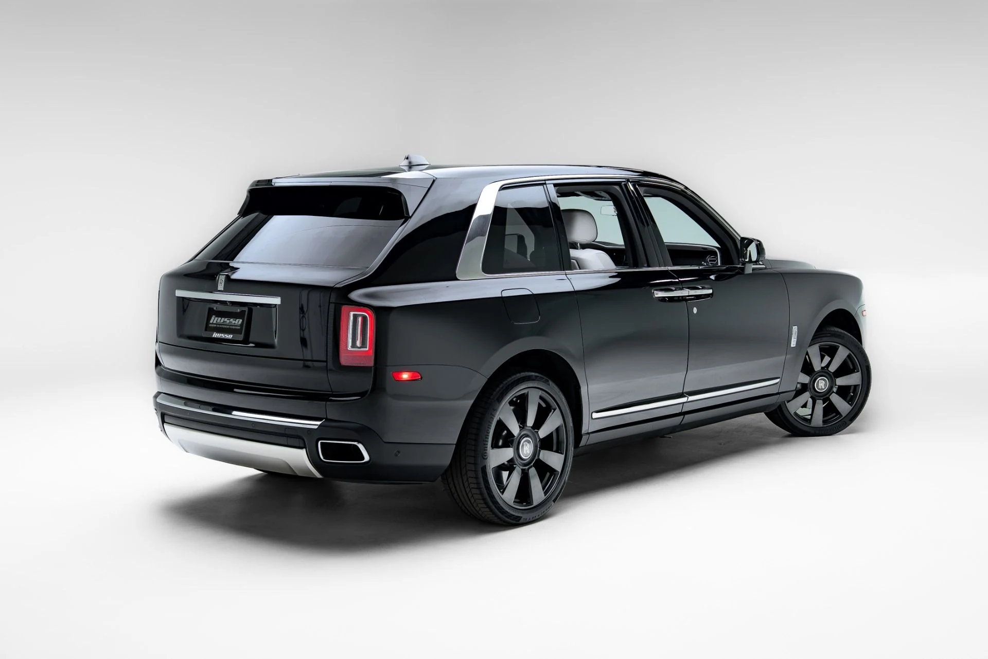 mph049_328863921_Used_2023_Rolls_Royce_Cullinan_1777310585_5c7761ec7c