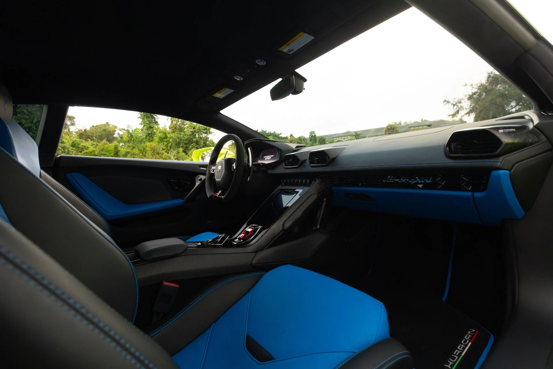 mph049_3290112844_Used_2020_Lamborghini_Huracan_EVO_1764467734_c2a5891dce