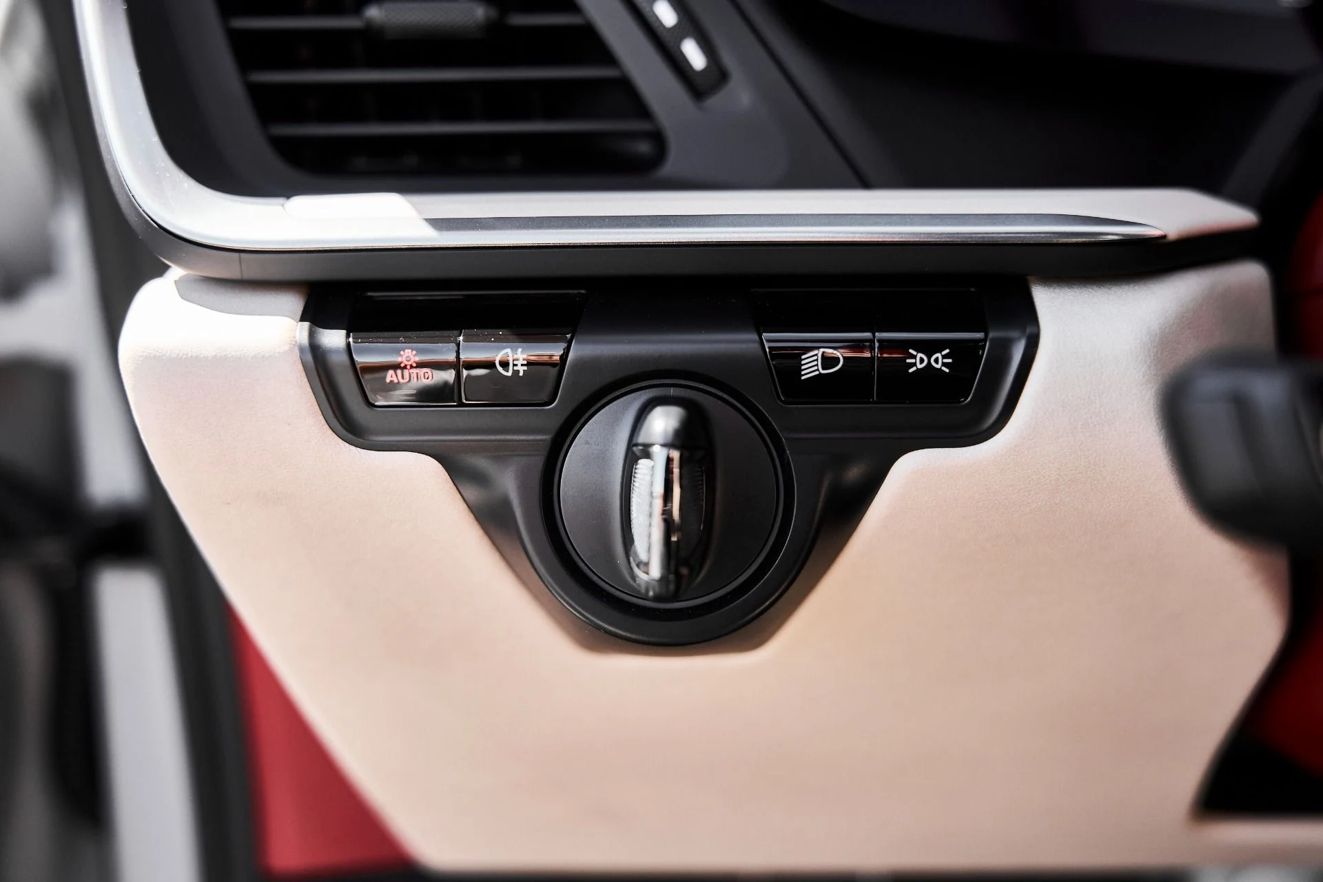 mph049_3295731352_Used_2021_Porsche_911_Targa_4_S_1774544089_7e4a5ee989