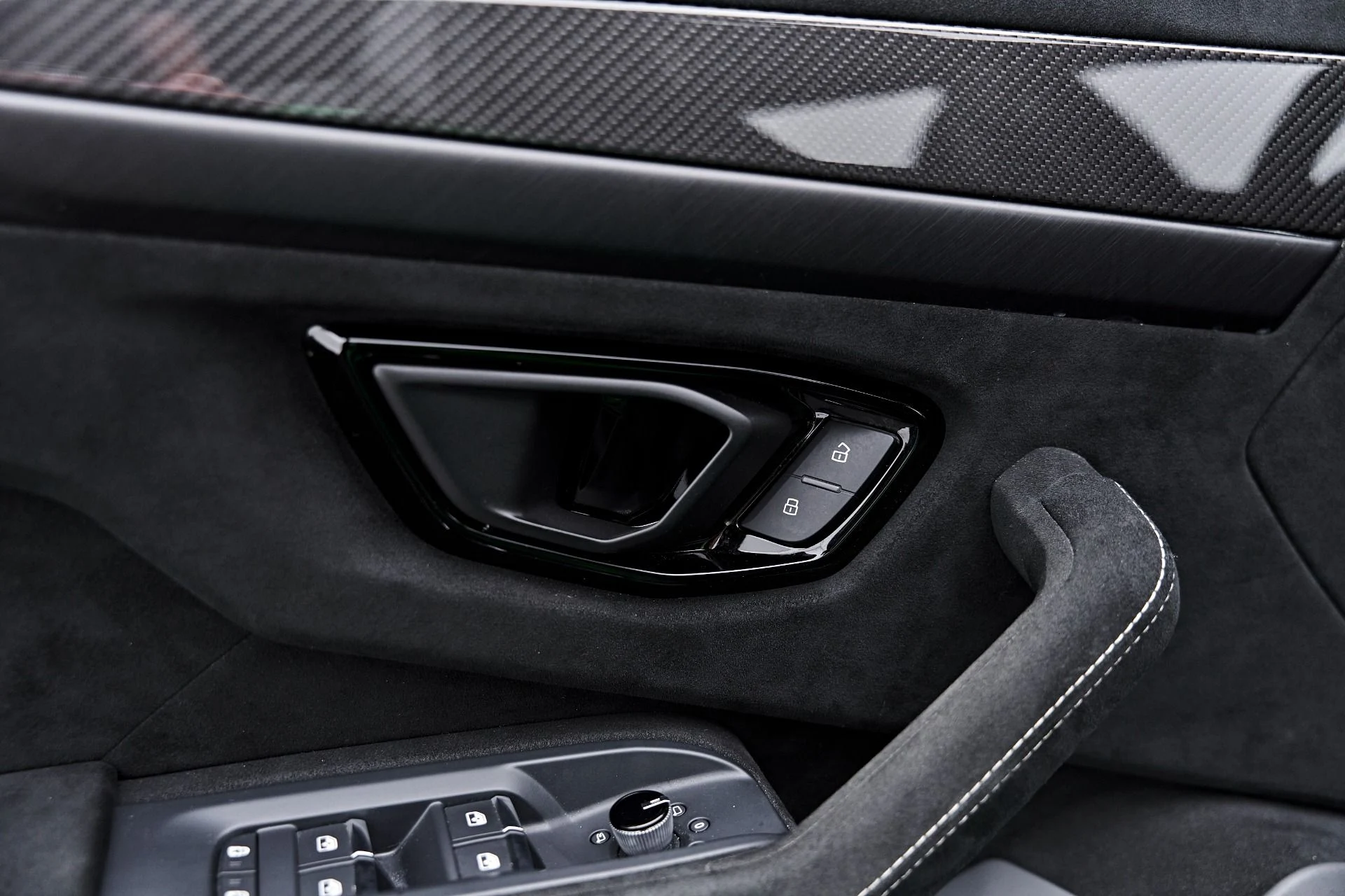 mph049_330371319_Used_2023_Lamborghini_Urus_Performante_1788571194_d8694f5640