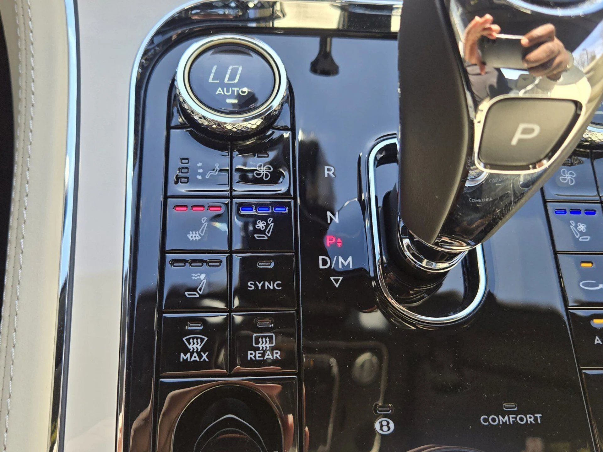 mph049_3311498777_86cdcff45c59ce321b189f030b382351x_0bd747c595